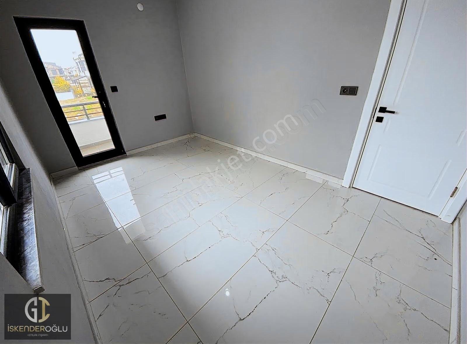 Denize 200 Metre 3+1 Müstalik Girişli Satılık Villa - Görsel 21