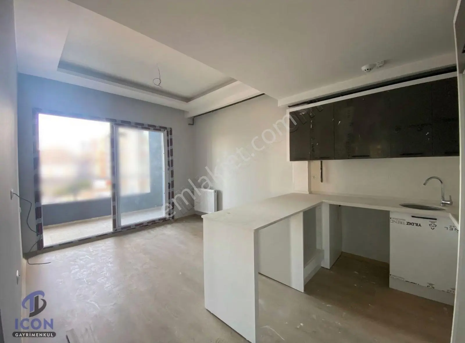 Icon'dan Deniz Mah'de Plaja 500 M 2+1 Amerikan Mutfak Daire