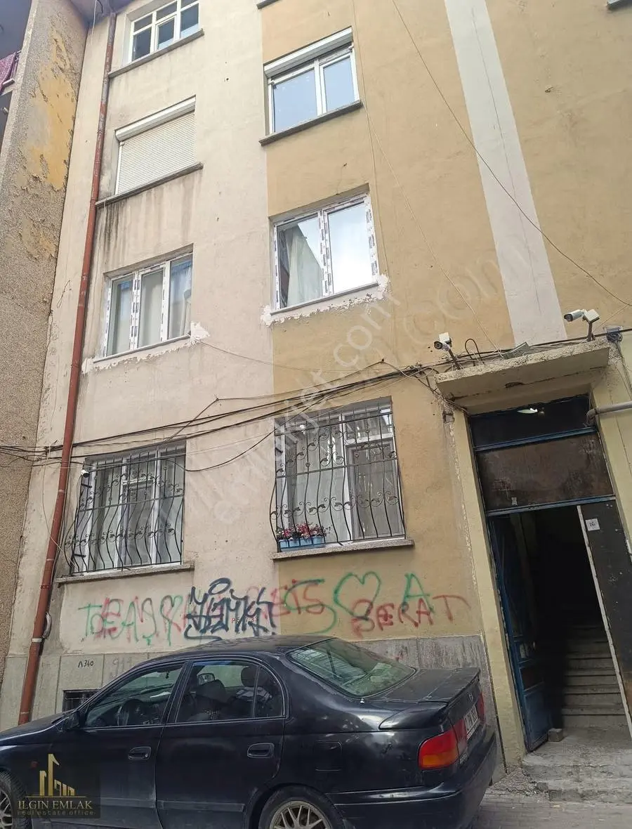Zaferde Merkezi Konumda Satılık 3+1