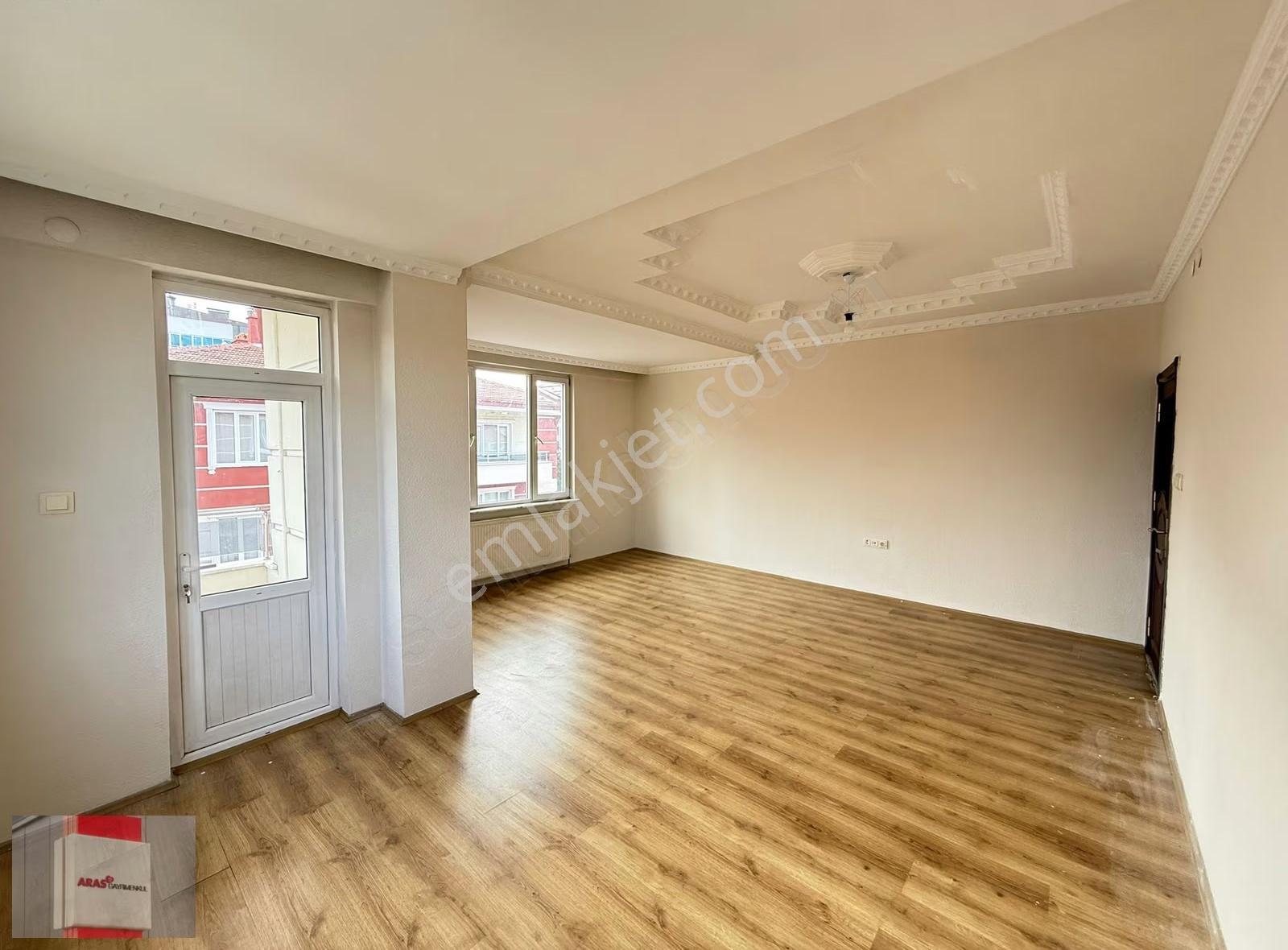 Buhara Mahallesinde Site İçersi Bakımlı 3+1 Geniş Kiralık Daire - Görsel 3