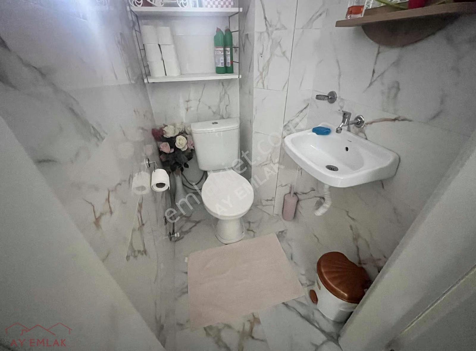 Ay Emlaktan Çarşı Merkezde Bahçe Kullanımlı Ön Cephe 2+1 Daire. - Görsel 13