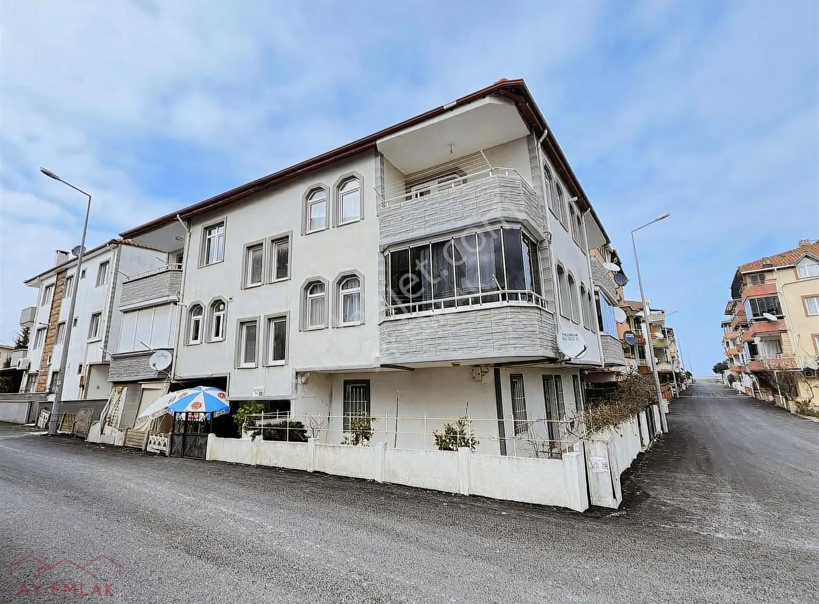 Denize Çok Yakın Konumda Mutfak Ayrı 2+1 100m2 Fırsat Daire.