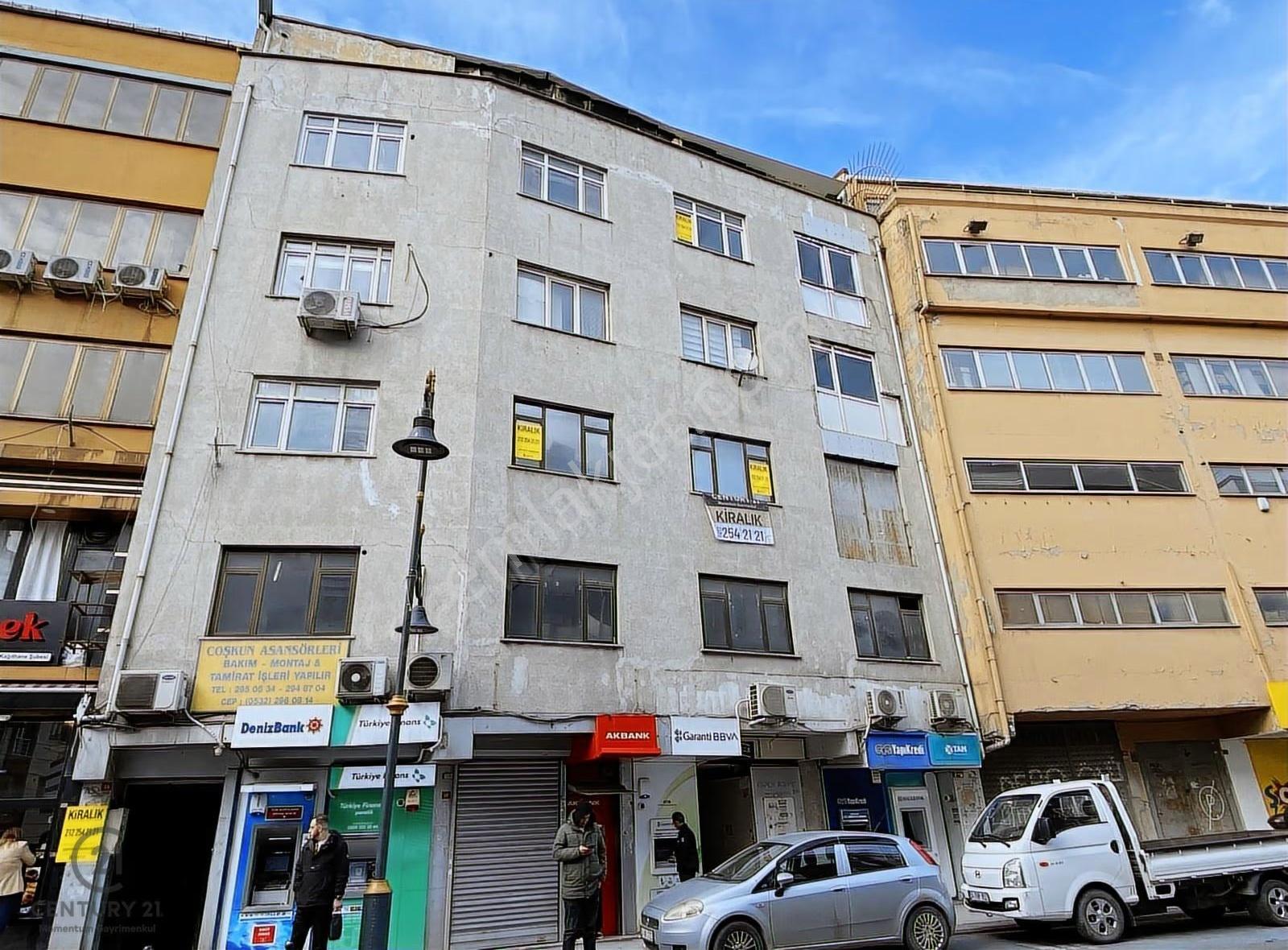 Hamidiyede Sanayi Elektriği Mevcut 400m2 İş Yeri