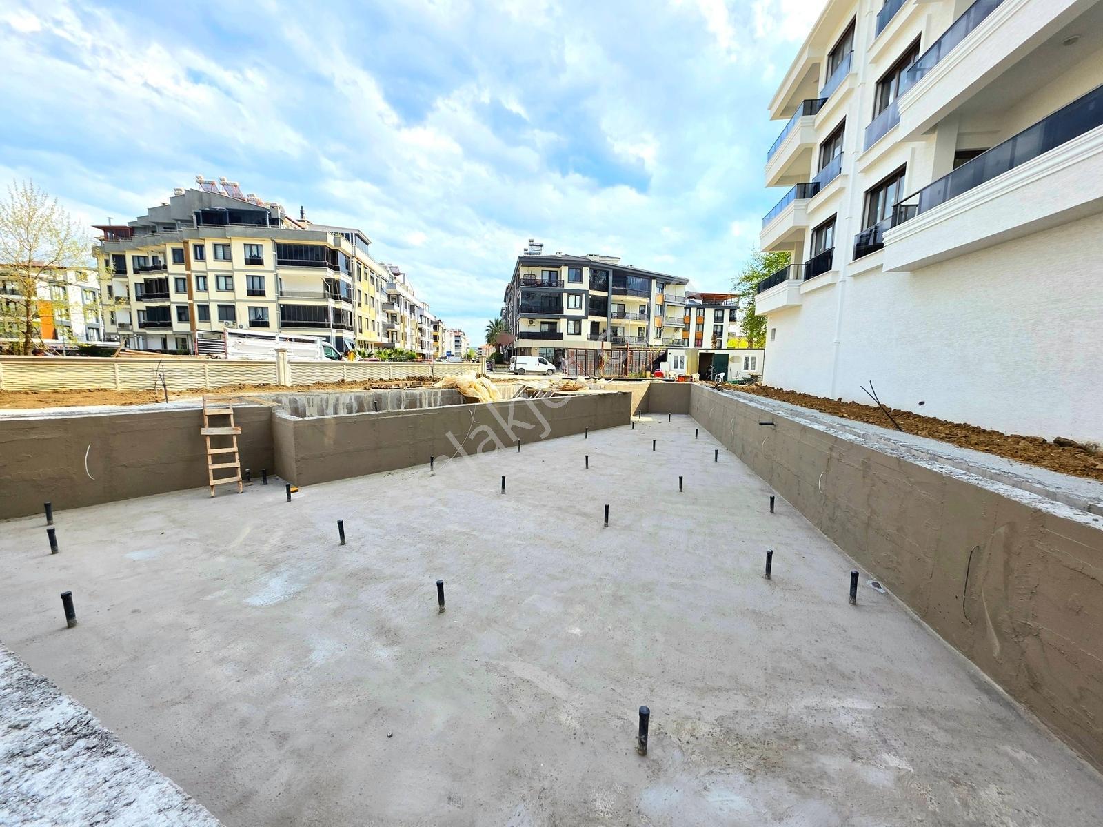 Vahdet'ten İkizçayda Merkezi Lokasyonda Site İçi Sıfır 1+1 Daire - Görsel 13