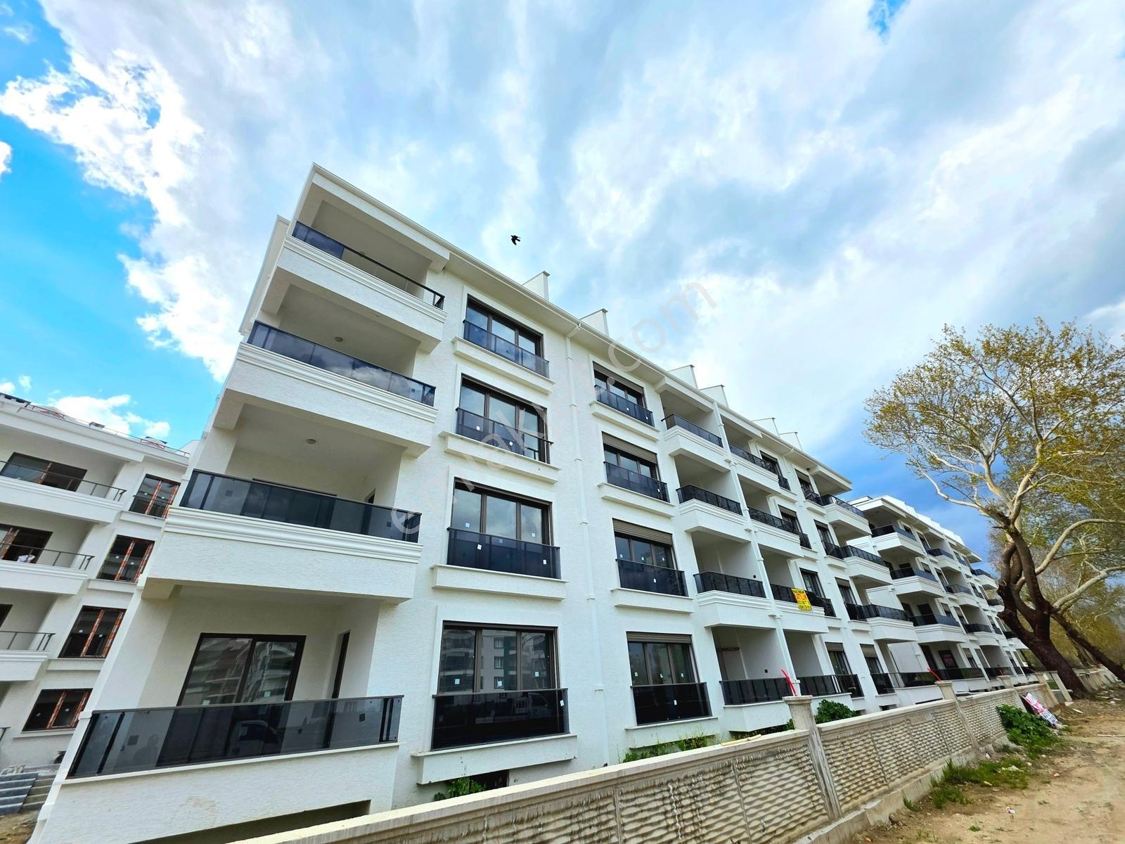 Vahdet'ten İkizçayda Merkezi Lokasyonda Site İçi Sıfır 1+1 Daire - Görsel 4