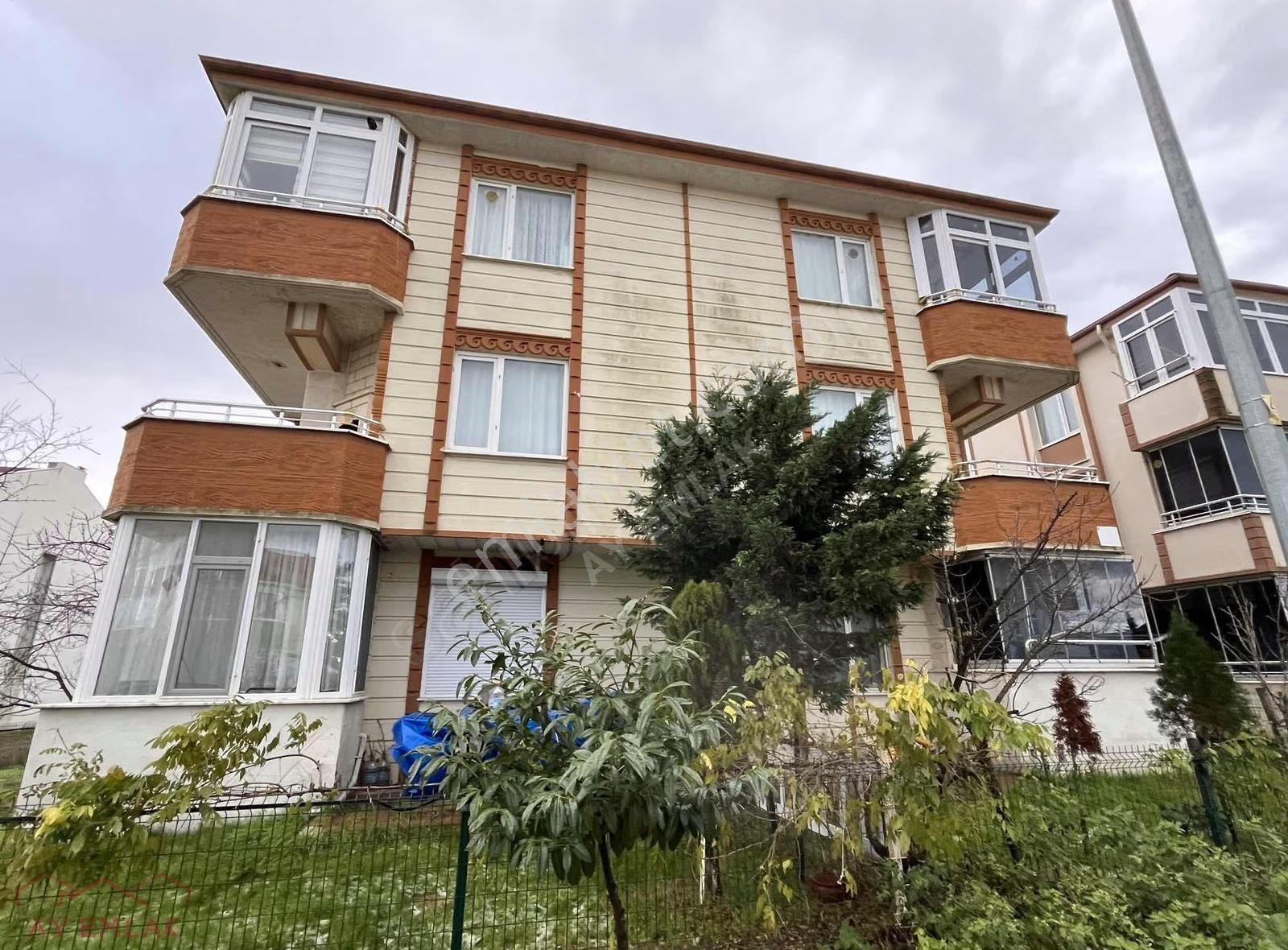 Marketlere Okullara Sağlık Ocağına Yakın 2+1 3.kat Daire