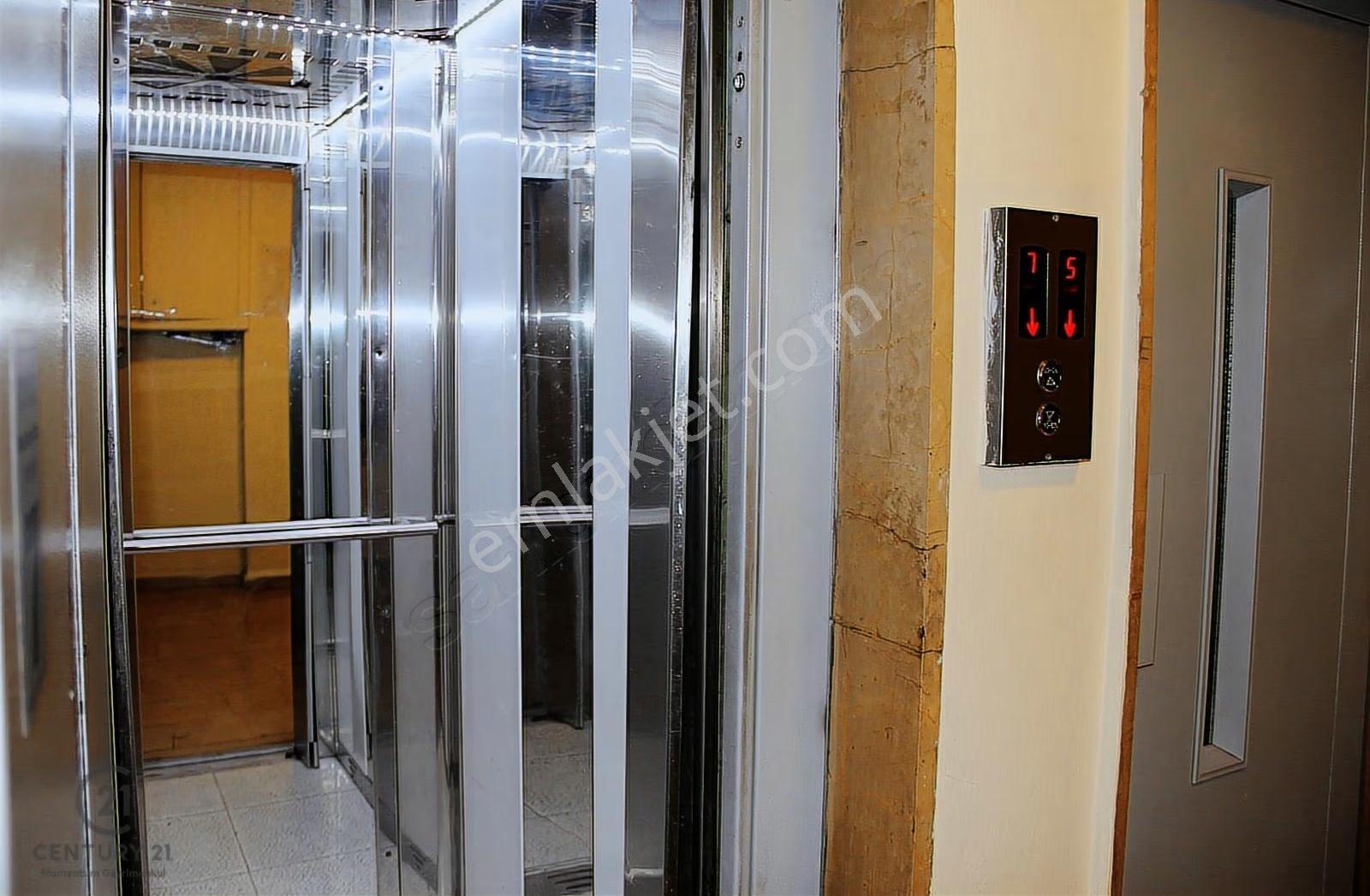 Prestijli İş Merkezi'nde Satılık & Kiralık Otoparklı Fırsat Ofis - Görsel 12