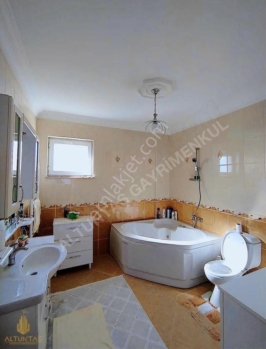 Çınarlı Mah. 375 M² Arsa İçinde 4+1 Dubleks Müstakil Ev Fırsatı - Görsel 22