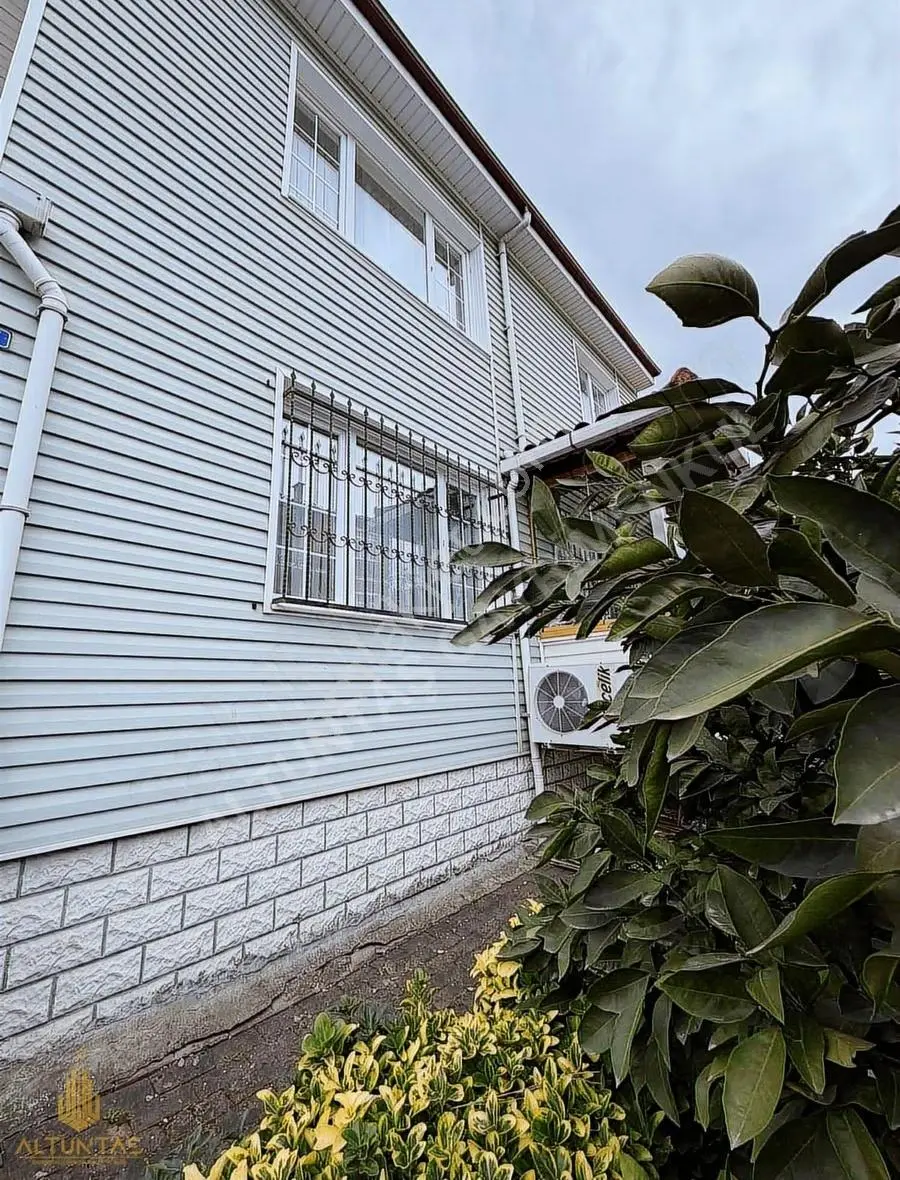 Çınarlı Mah. 375 M² Arsa İçinde 4+1 Dubleks Müstakil Ev Fırsatı - Görsel 3