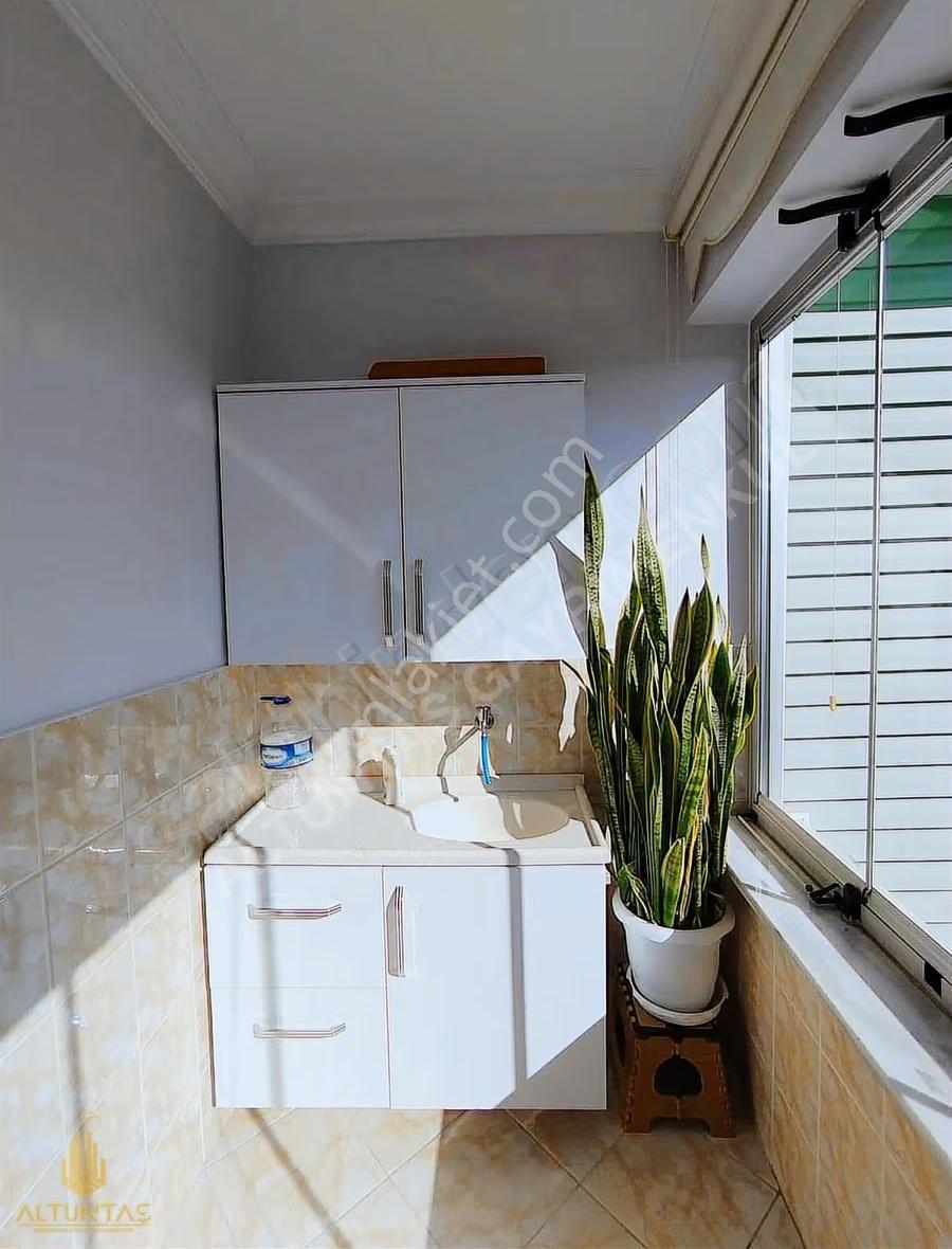 Çınarlı Mah. 375 M² Arsa İçinde 4+1 Dubleks Müstakil Ev Fırsatı - Görsel 2