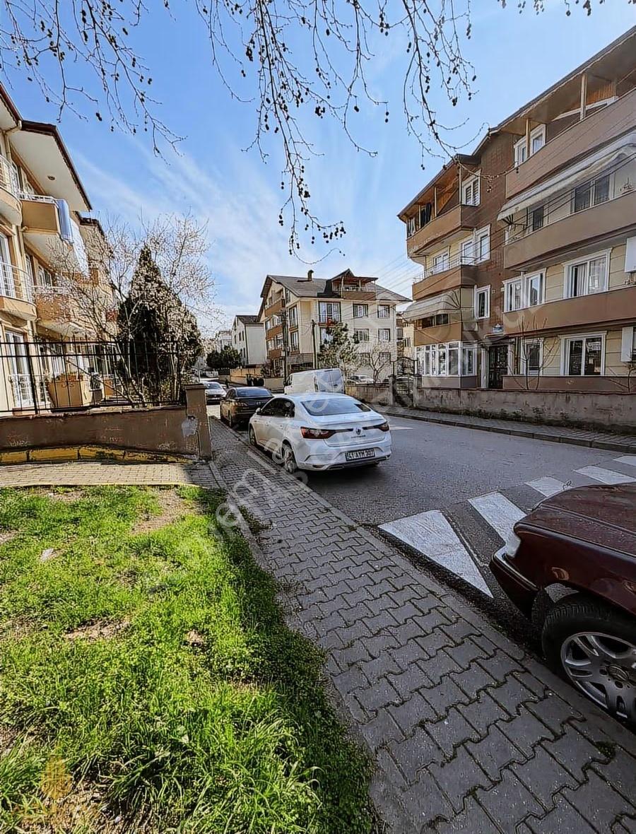 Derince İbnisina Mh. 230 M2 5+1 Çatı Dubleks Prestijli Yaşam - Görsel 6