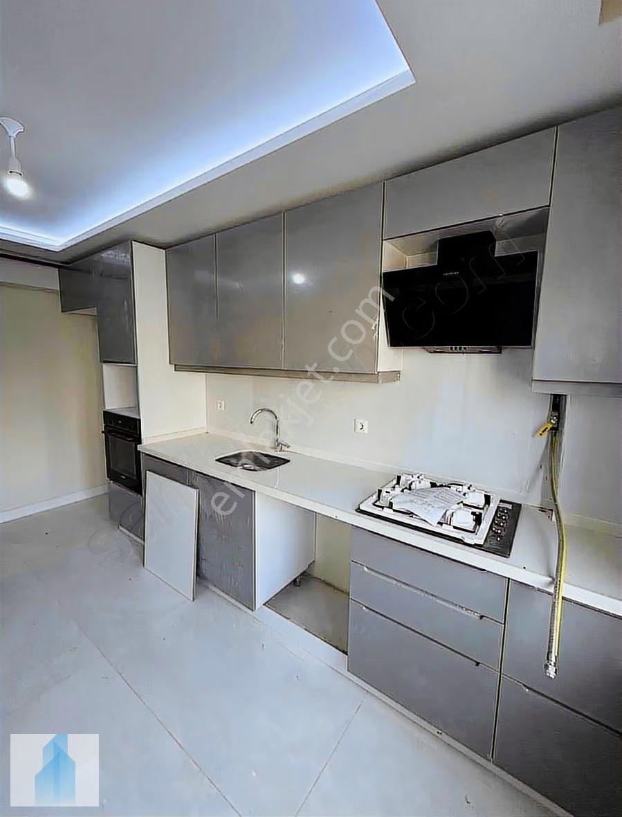 Bağcılar Meydana Yakın Site İçi Lüks Proje De Satılık 3+1 Daire - Görsel 9