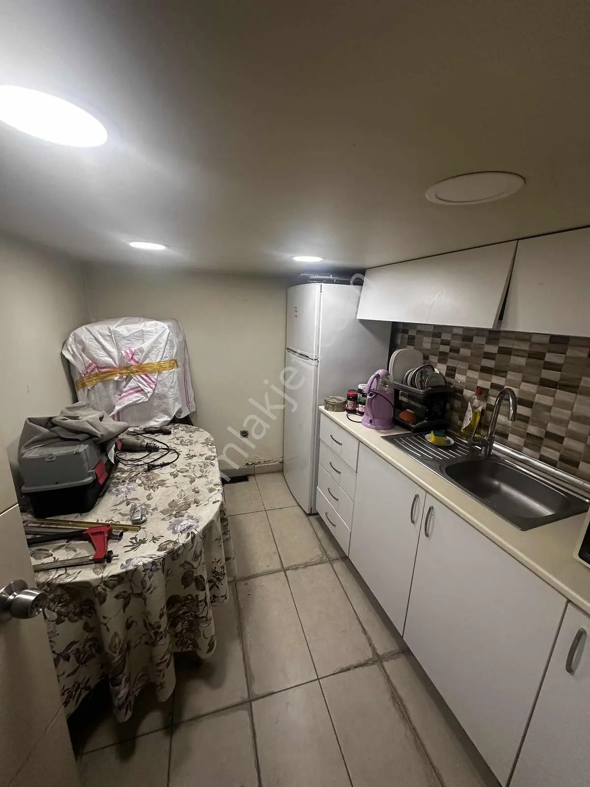 Lalelide 220 M² Üç Katlı Satılık Mağaza - Görsel 4