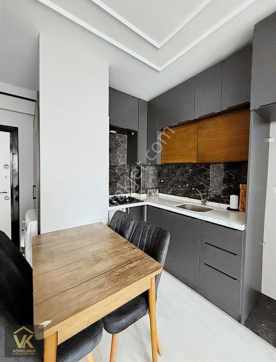 Vk Köprü Grup'tan Kiralık - Ulaşıma Yakın 1+1 Eşyalı Geniş Daire - Görsel 13