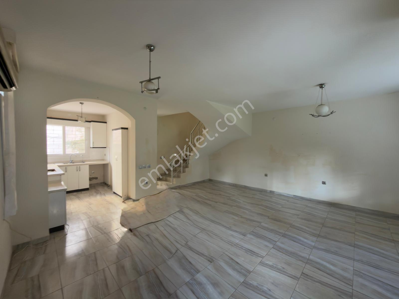 View Tece'de Denize Yakın, Ferah Ve Modern: Tece’de Kiralık 4+1 Triplex!