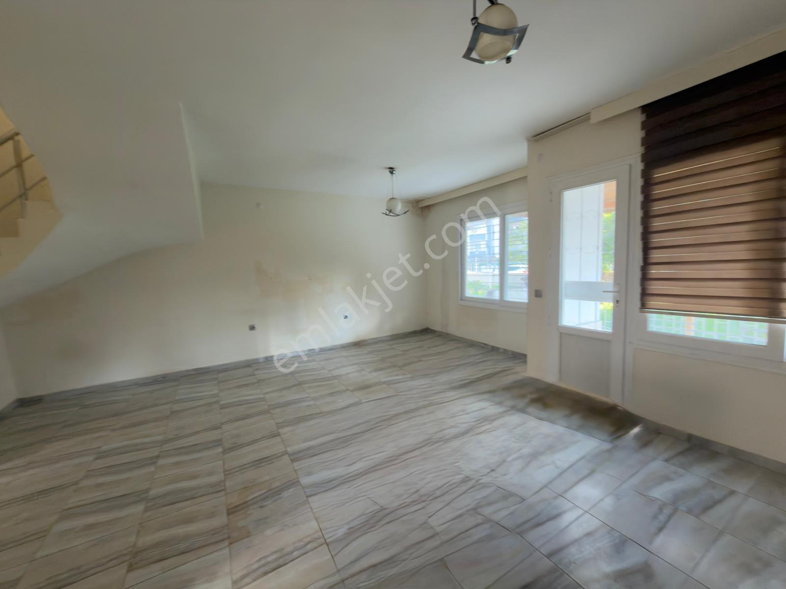 View Tece'de Denize Yakın, Ferah Ve Modern: Tece’de Kiralık 4+1 Triplex! - Görsel 2