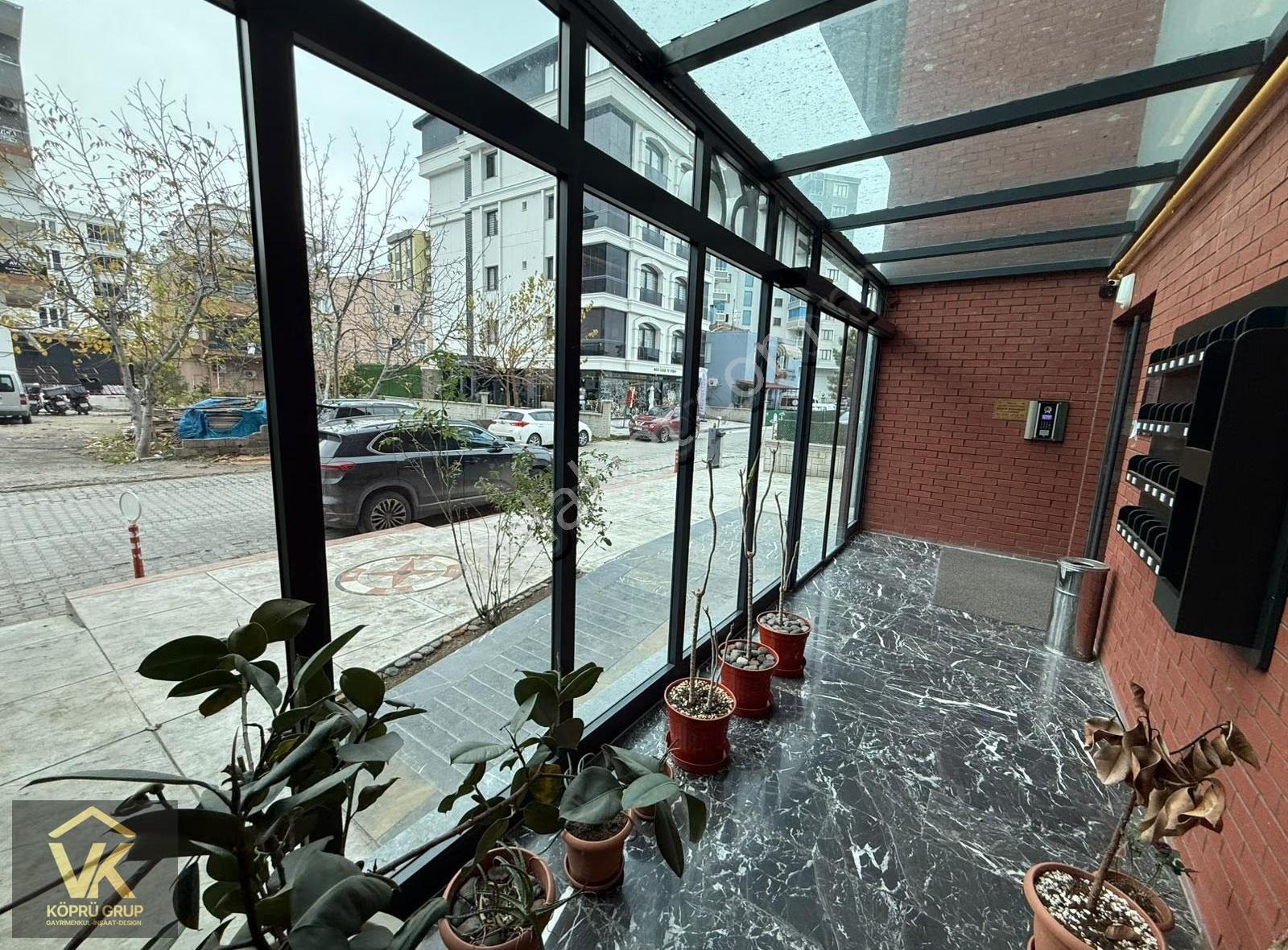 Vk Köprü Grup'tan Satılık - Eşyalı-kiracılı Özel 1+1 Daire - Görsel 12