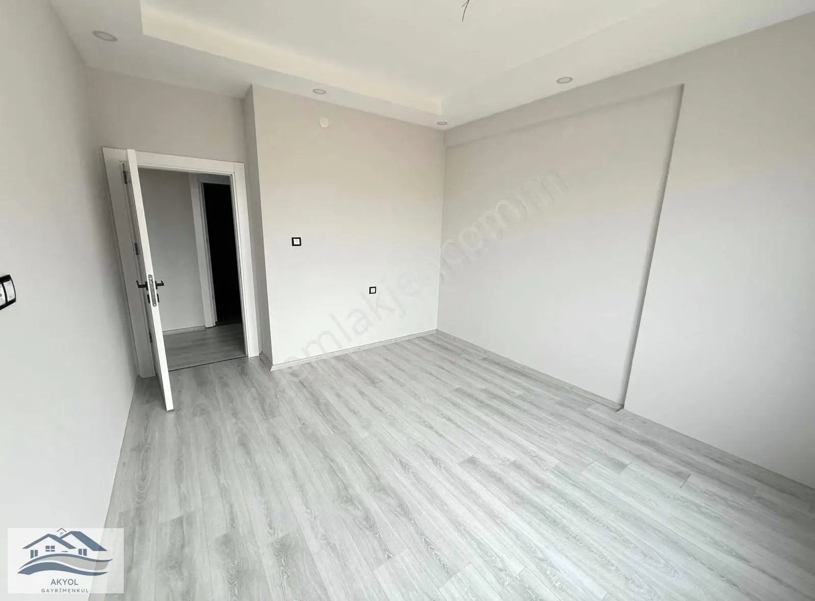 Akyol Emlak'tan Ekvator Zirvede Kiralık 2+1 Daire - Görsel 4