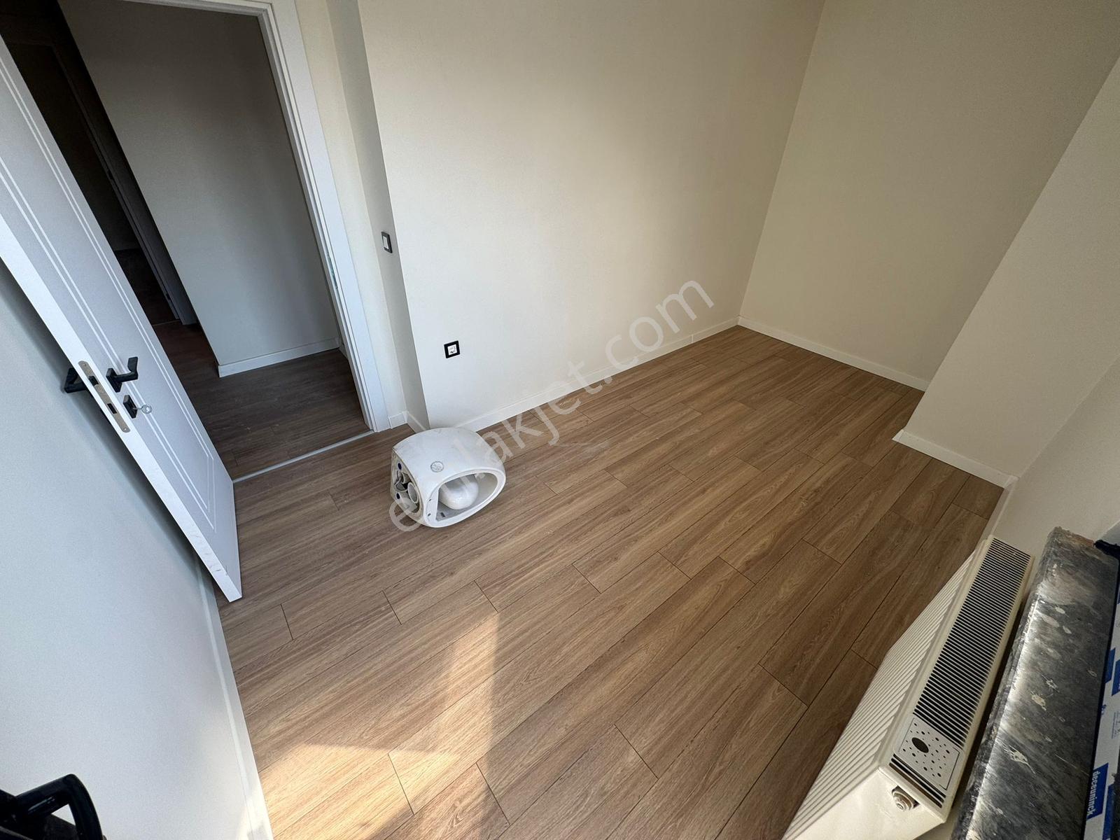 Özgürlük Mah Balkonlu Ferah Lüx Kent Meydanına Yakın 2+1 Daire - Görsel 15
