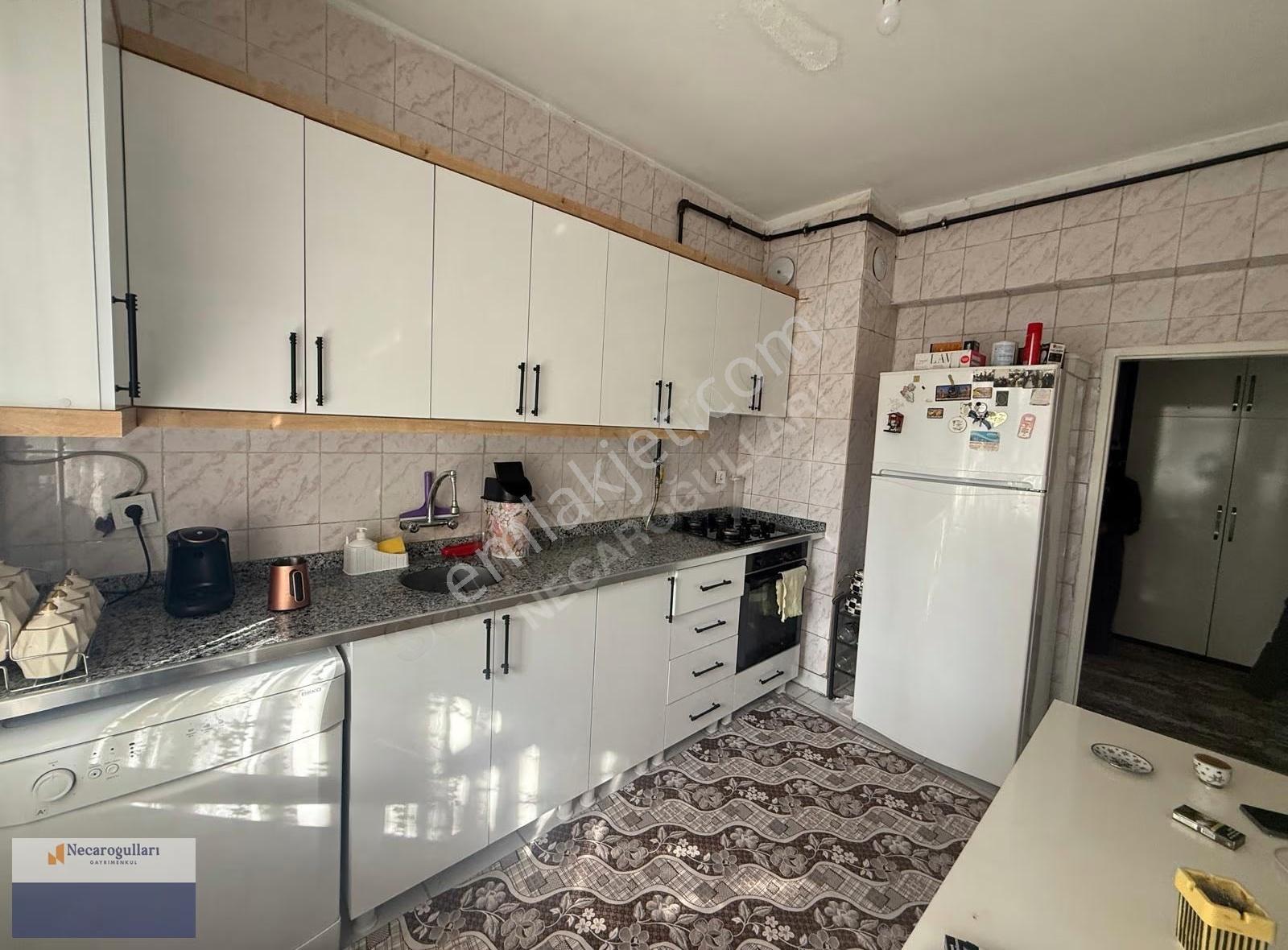Necaroğullarından Gaziler Demirok Cami Yanı 3+1 Daire
