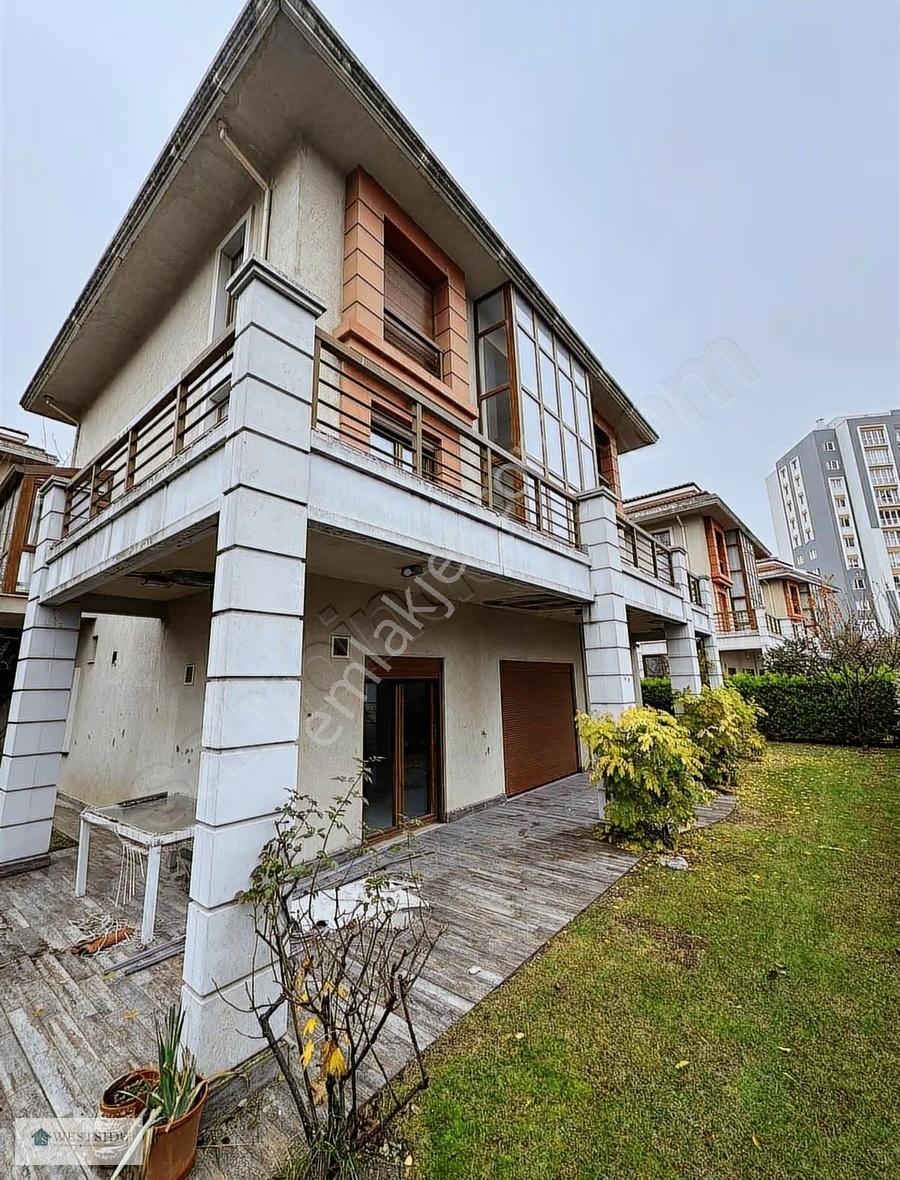 Bahçeşehir Kuzu Spradon Evler Sitesi Tam Müstakil Villa