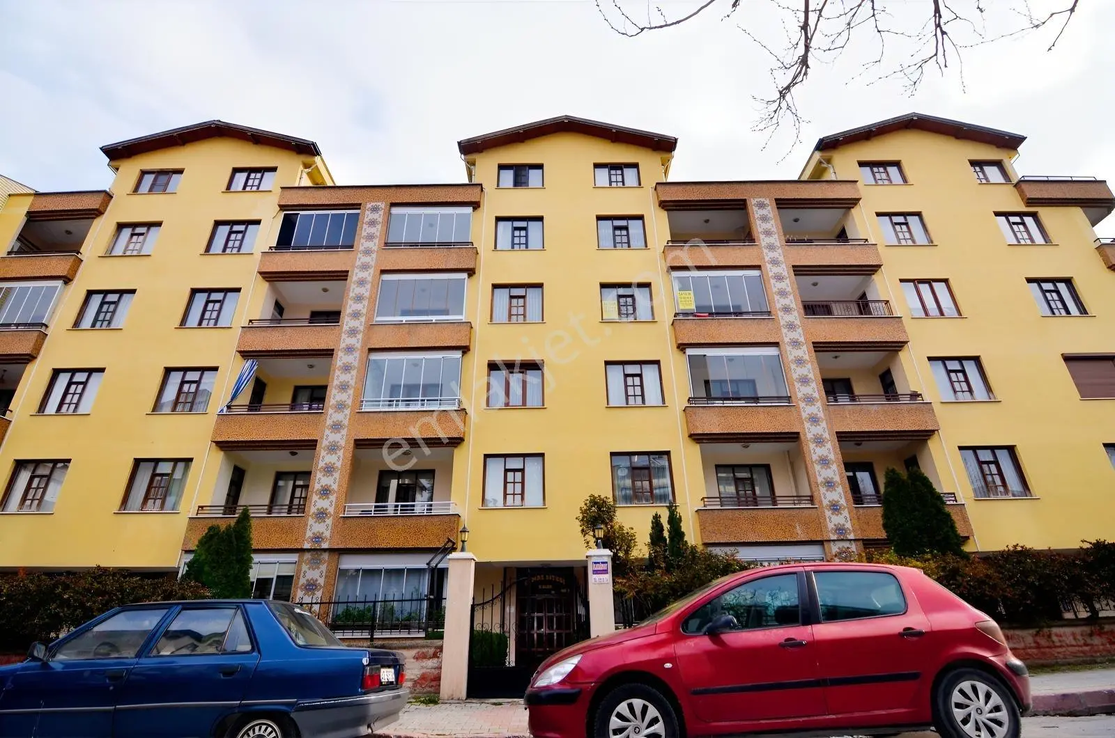 Talha Tozduman'dan Yaka'da Sivaslı A.cd. Yanı A.kat Güney Cp 3+1