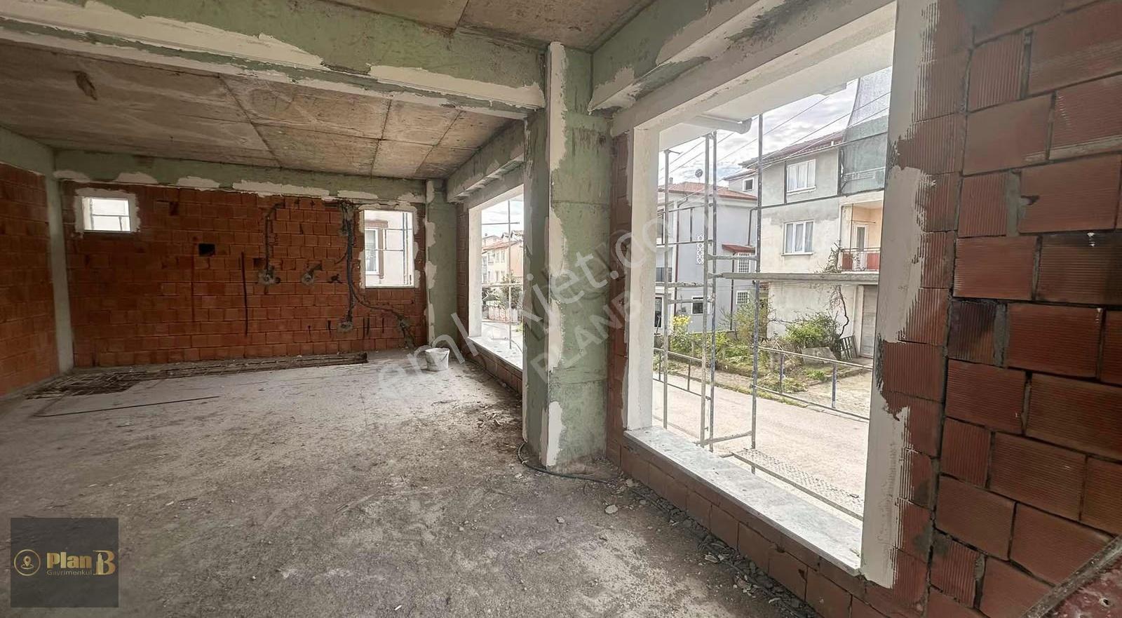 Boğazova Yakın Mesafede Geniş Ve Prestijli Satılık Dükkan - Görsel 2