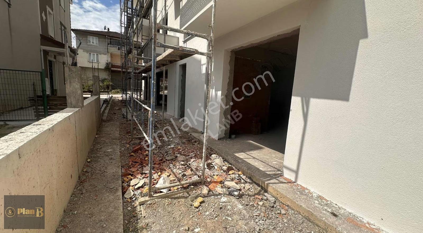Boğazova Yakın Mesafede Geniş Ve Prestijli Satılık Dükkan - Görsel 13
