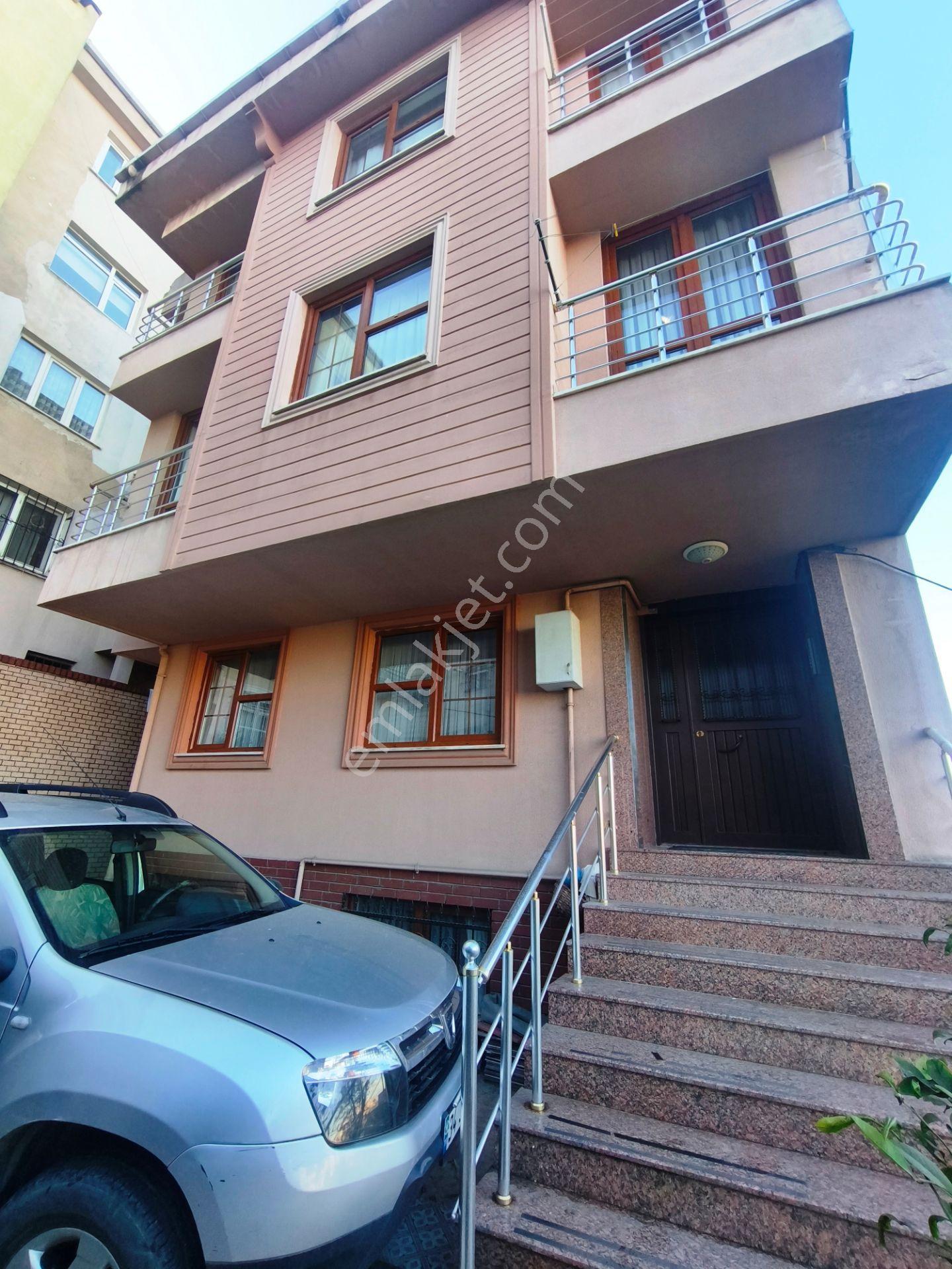 Eyüp Düğmecilerde, 5 Katlı , İskanlı , Manzaralı , Otoparklı , Bahçeli , Komple Satılık Bina - Görsel 3