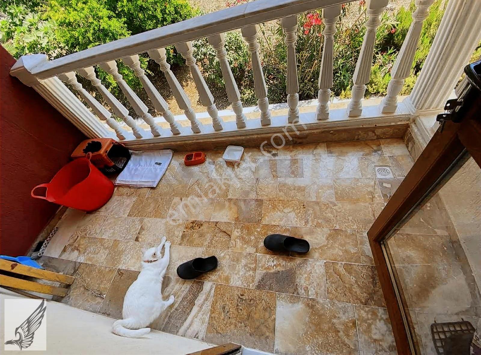 Denize Sıfır Esenyalı Tatil Sitesi Yüzme Havuzlu Fırsat Yazlık - Görsel 20