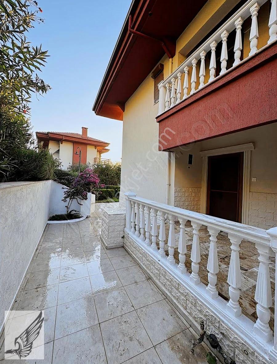 Denize Sıfır Esenyalı Tatil Sitesi Yüzme Havuzlu Fırsat Yazlık - Görsel 10