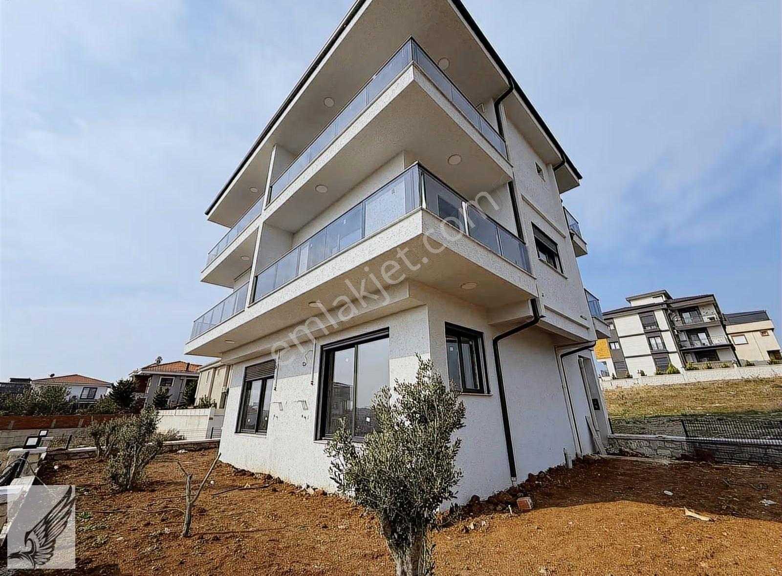 Seferihisarda Harika Lokasyon Bahçe Katı Ve Ara Kat 1+1 Daireler - Görsel 28