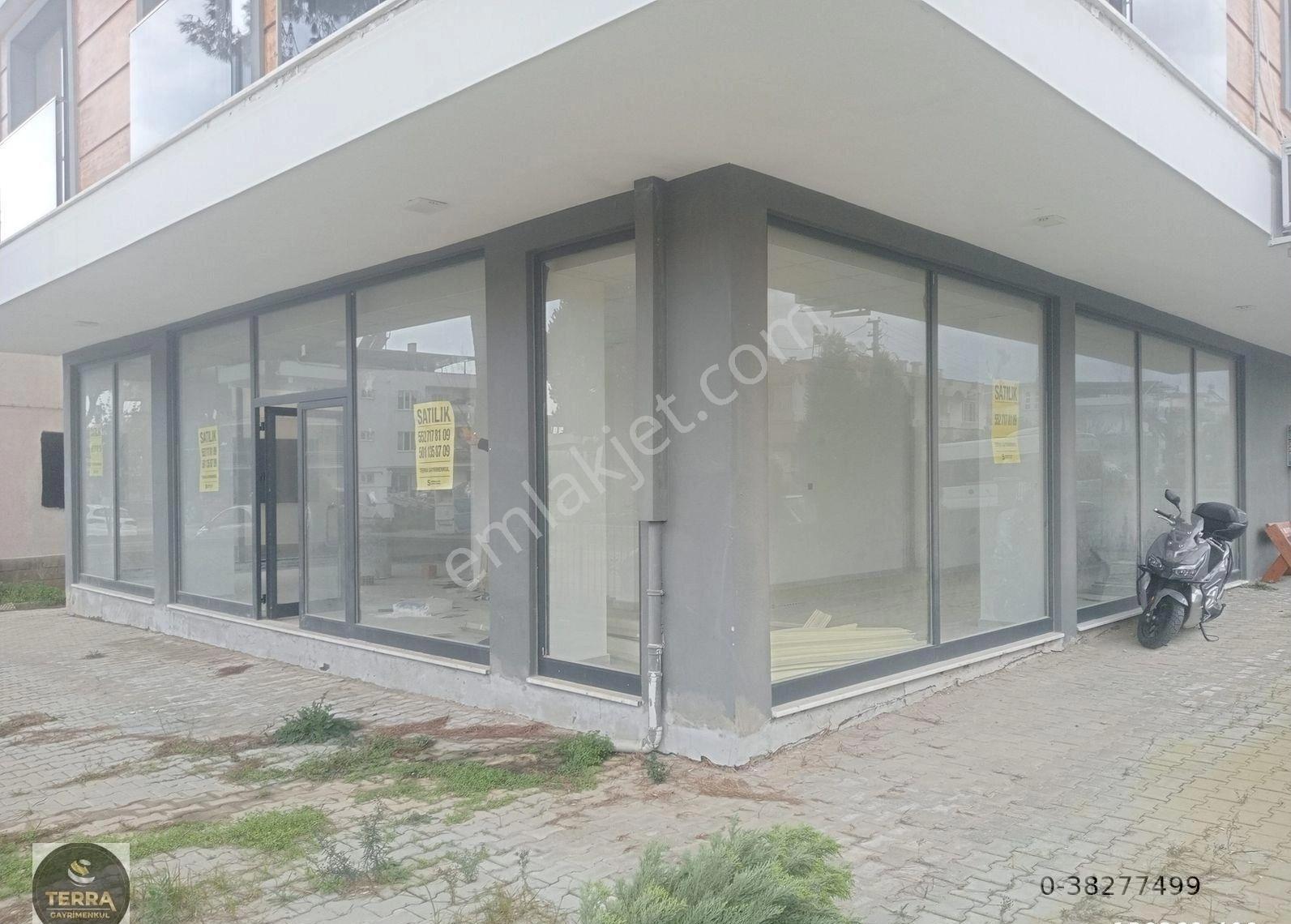 Germencik Park Mah. Cadde Üzeri Depolu Geniş 3 Cepheli Dükkan