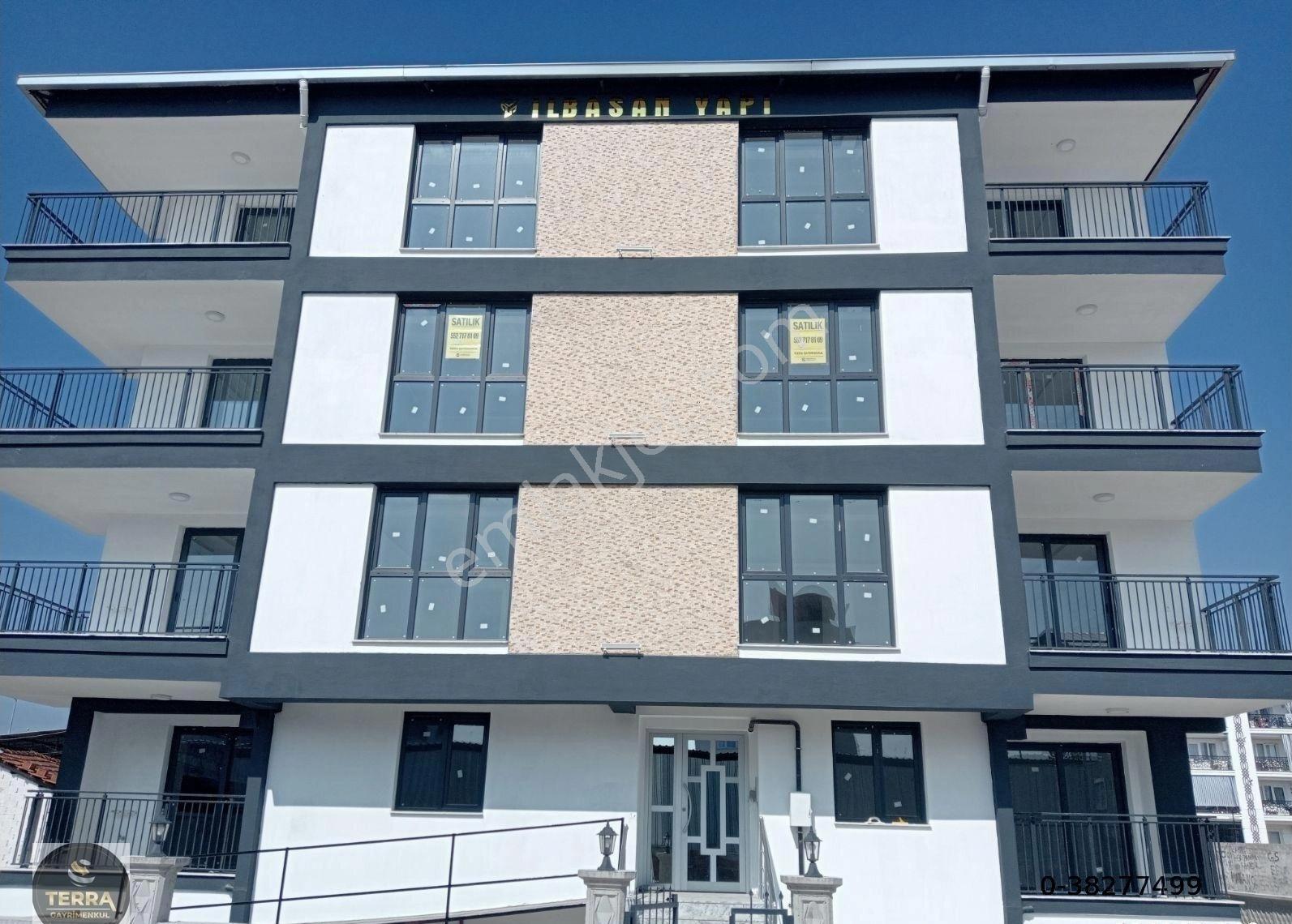 Germencik Yedieylül Mah. Okullar Bölgesinde Geniş 2+1 Köşe Daire
