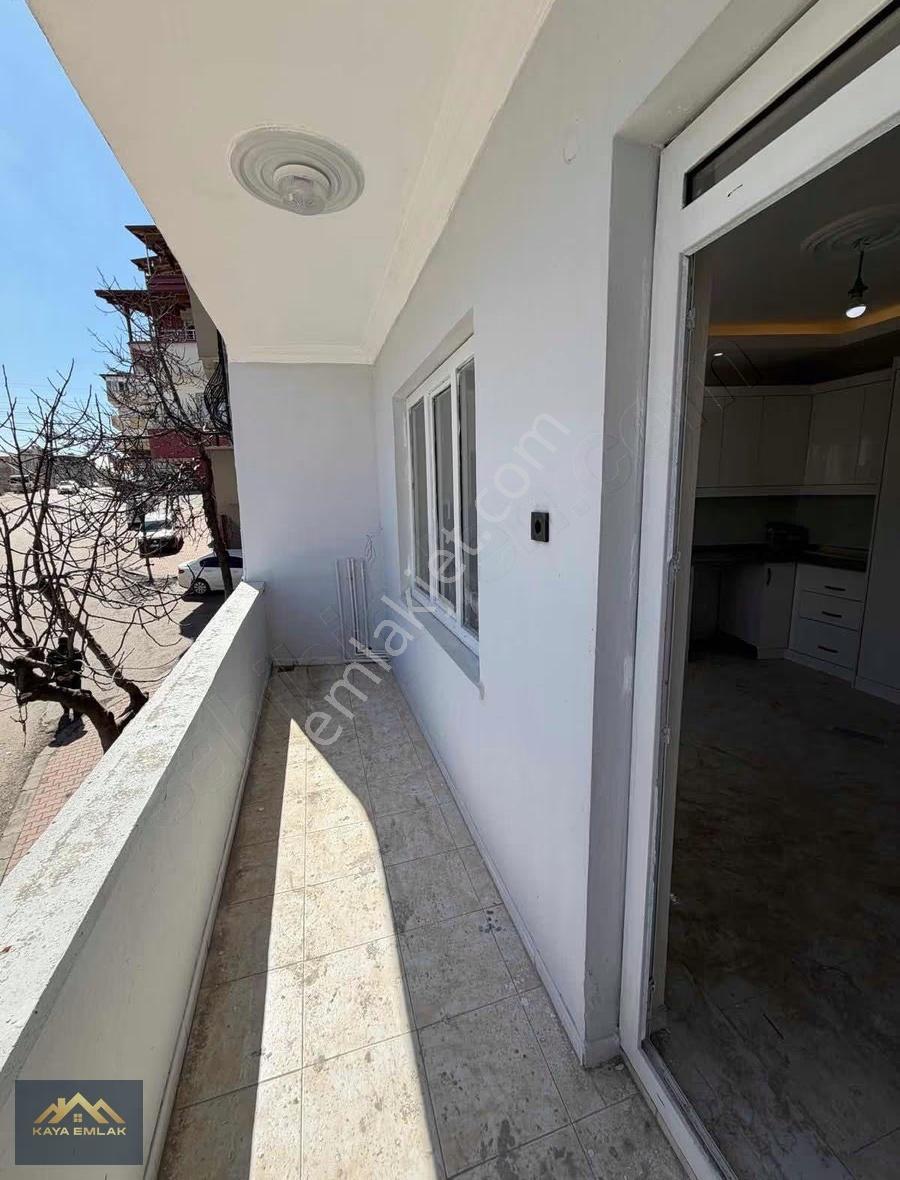Yeşil Evler Mahallesinde Cadde Üzerinde Ultra Lüks 2+1 Daire - Görsel 8