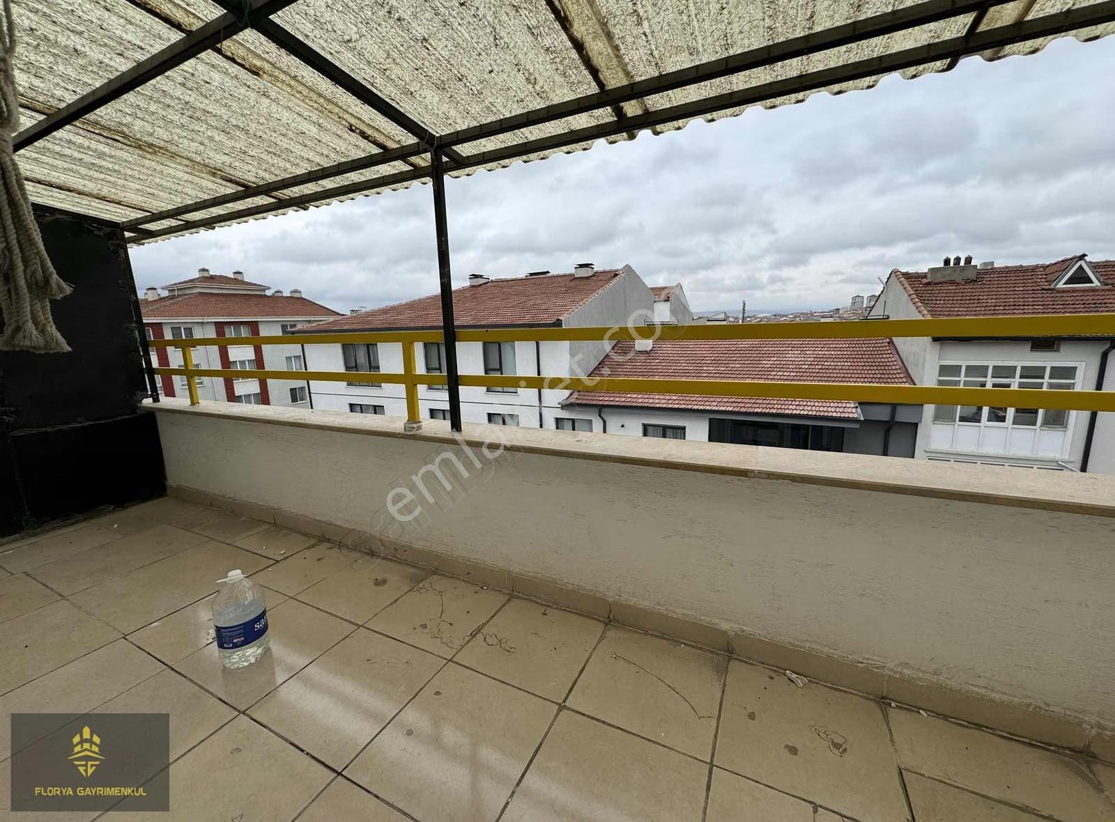 Çamlıcada Mükemmel Konumda Tramvay Yakını Dubleks 2+1 Daire - Görsel 10