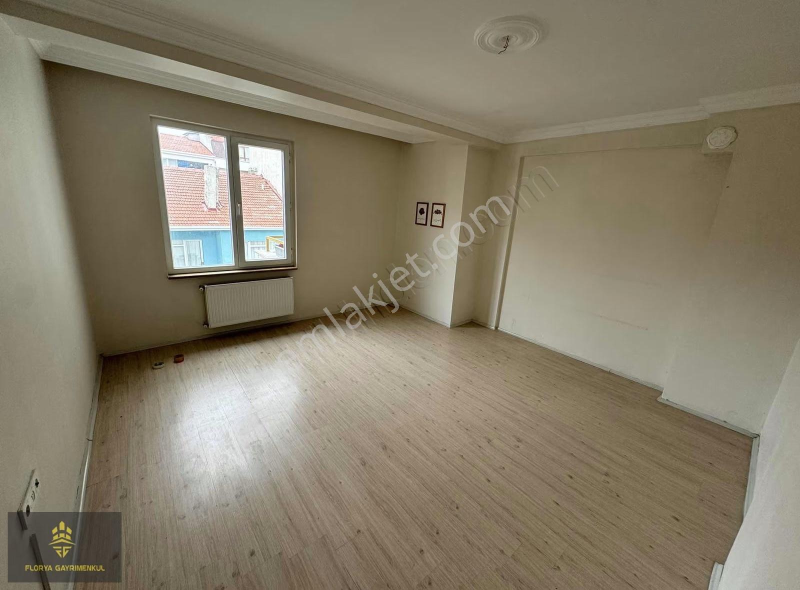 Çamlıcada Mükemmel Konumda Tramvay Yakını Dubleks 2+1 Daire - Görsel 11