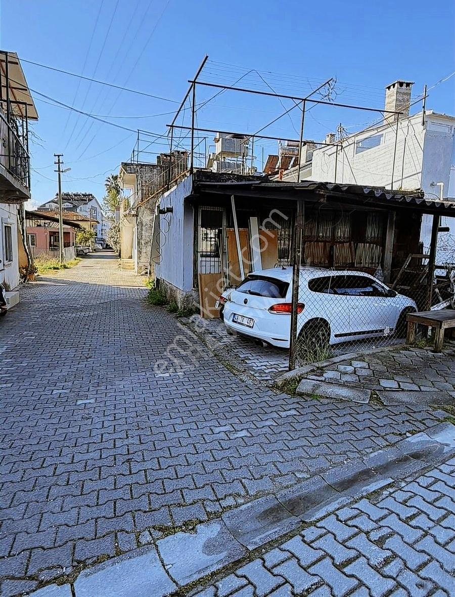 Seydikemer Satılık İmarlı Arsa 203 M² - 3 Evli