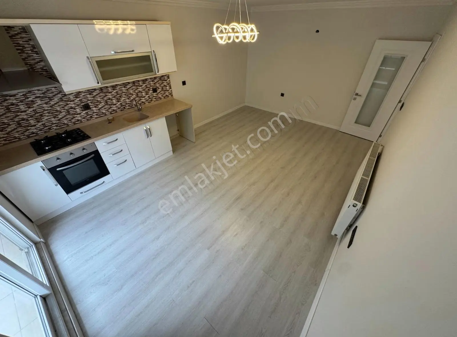 Akçay Köşemden Ferah Doğalgazlı 1+1 Kiralık Daire