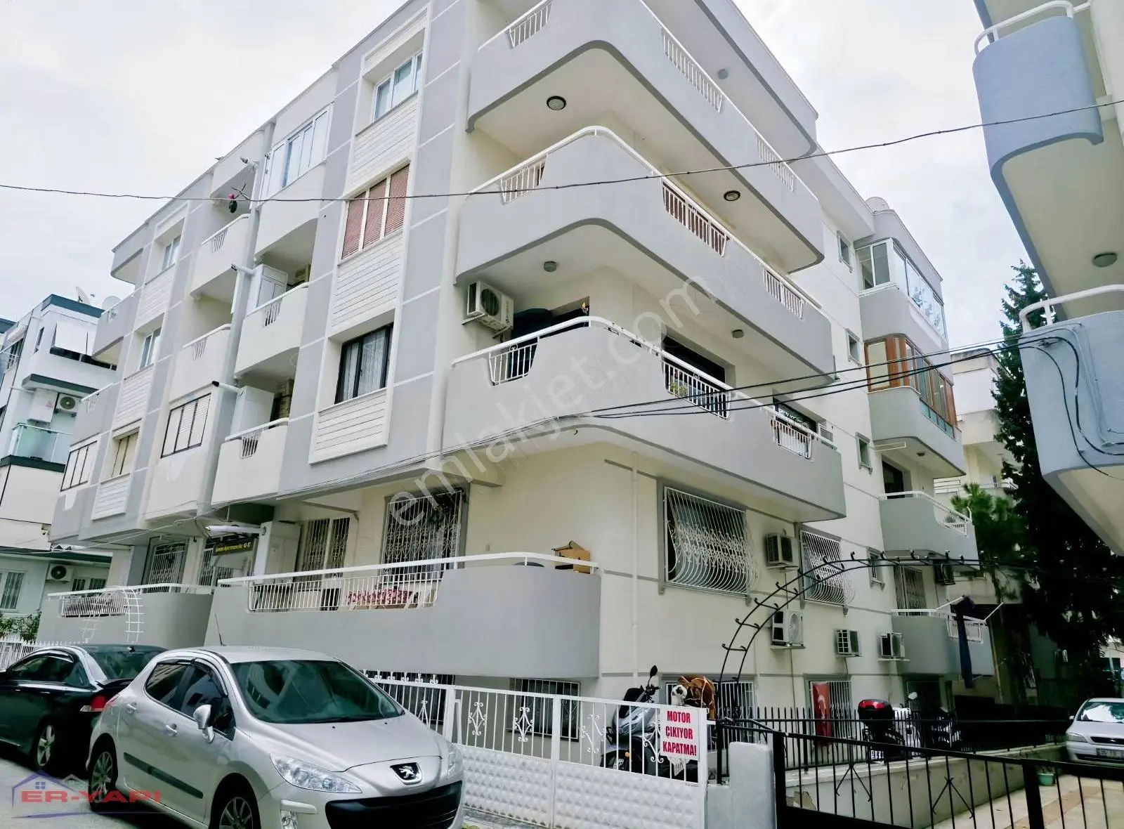 Buca İşçievleri Barış Mah.merkezi Konum Satılık 3+1 Daire