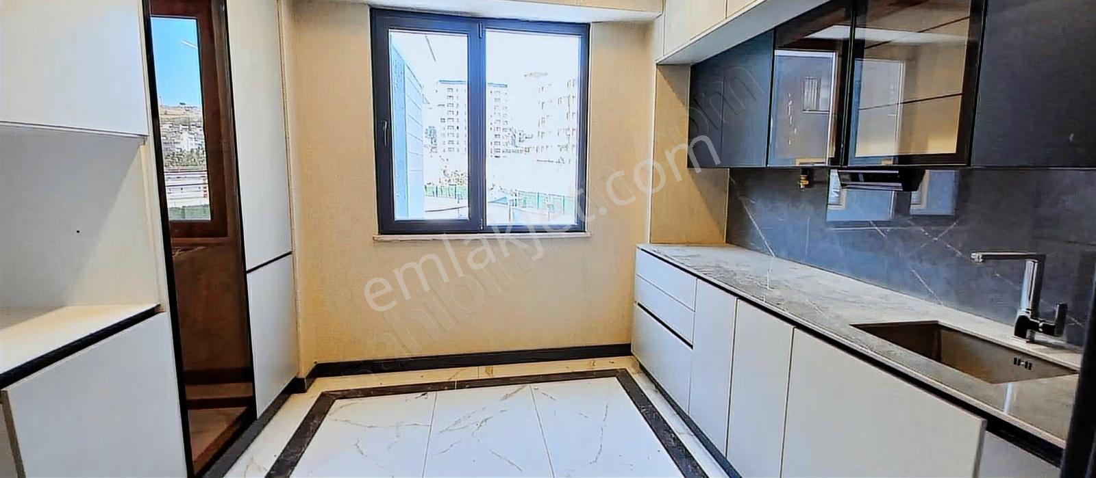 Kültür Emlaktan Site İçersinde 2+1 Havuzlu,kapalı Otoparklı Lüks - Görsel 15