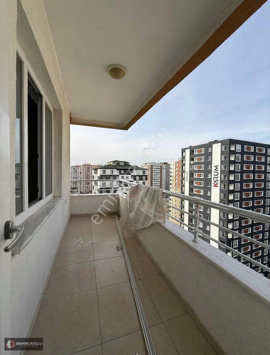 Mevlana Mah. / 3+1 / 165m2 / Temiz Kiralık Daire