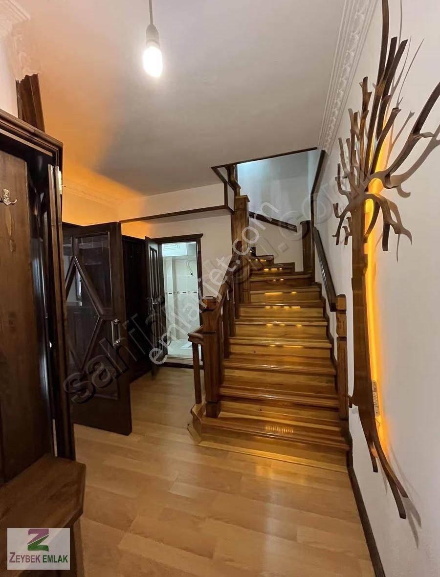 Cami Mahallesinde Uzun Dönem Kiralık 4+1 Villa - Görsel 23