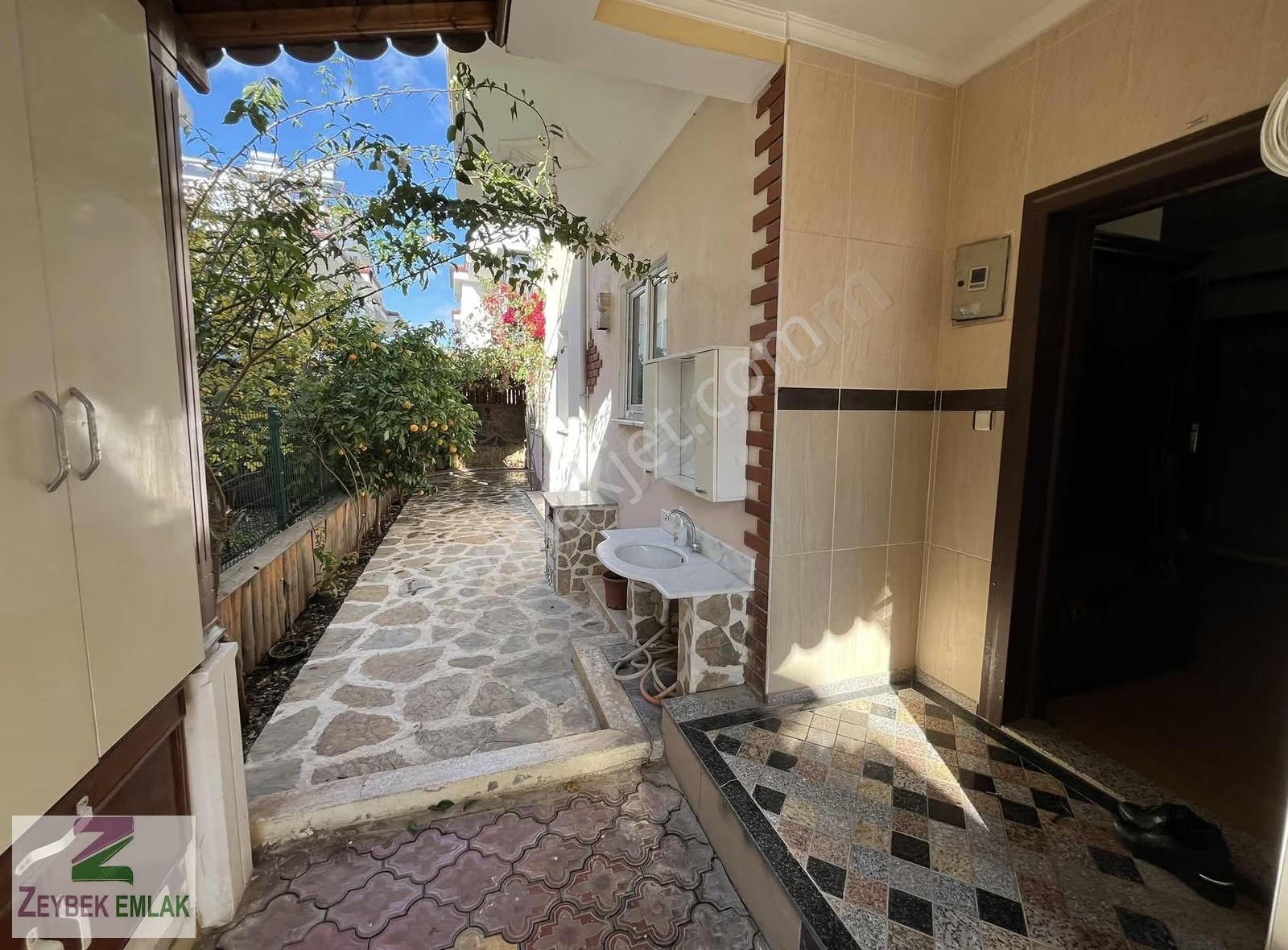 Cami Mahallesinde Uzun Dönem Kiralık 4+1 Villa - Görsel 25