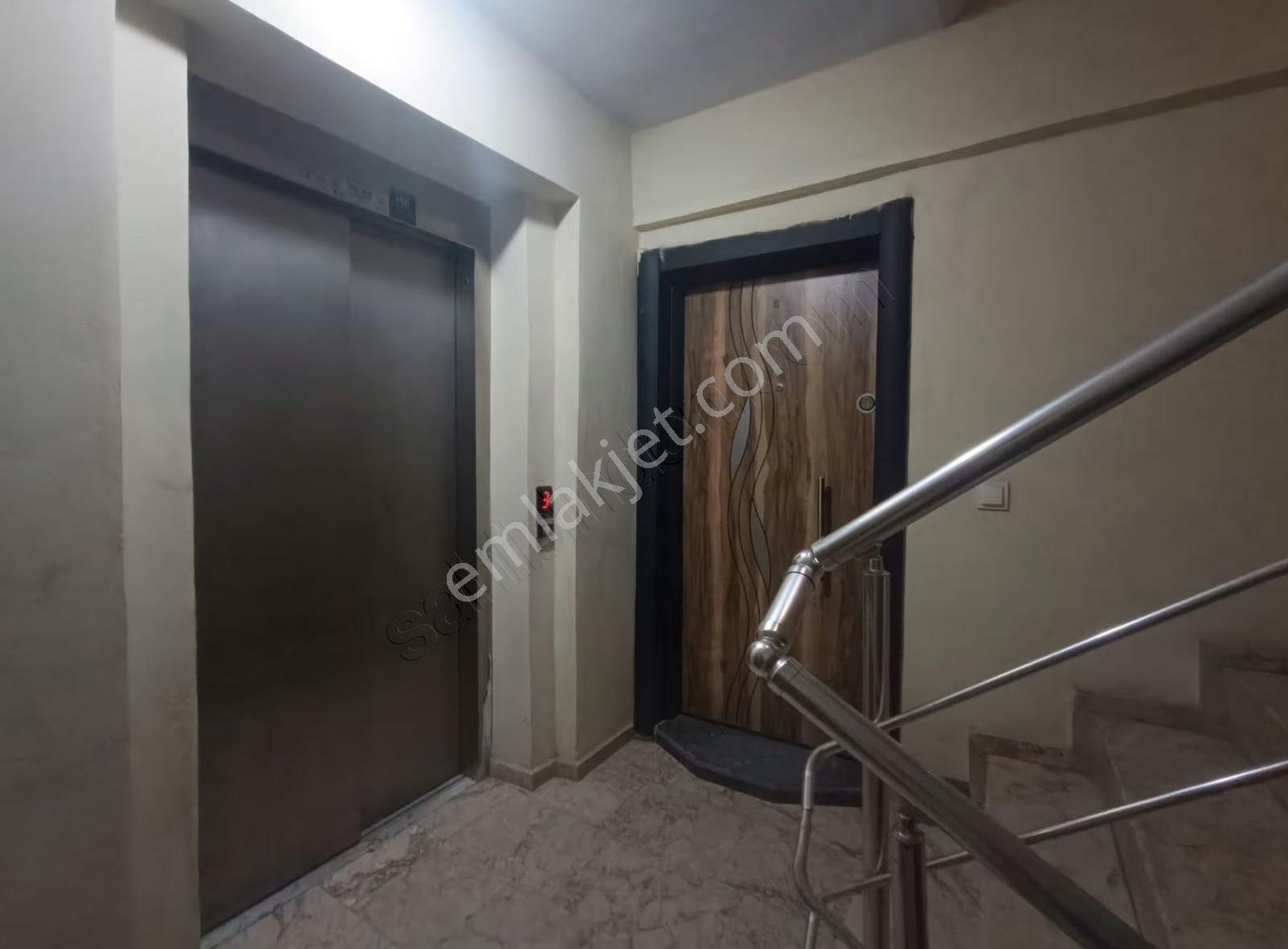 Acısu Caddesi'nde 1+1 Eşyalı Kiralık Daire - Görsel 5