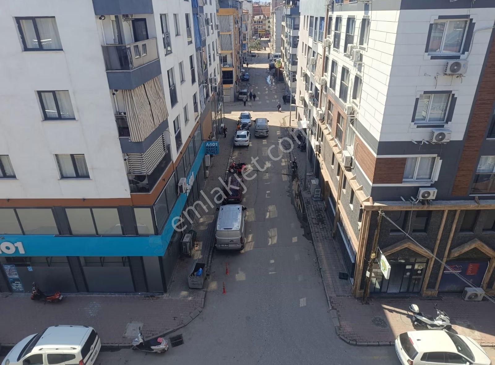 Acısu Caddesi'nde 1+1 Eşyalı Kiralık Daire - Görsel 2