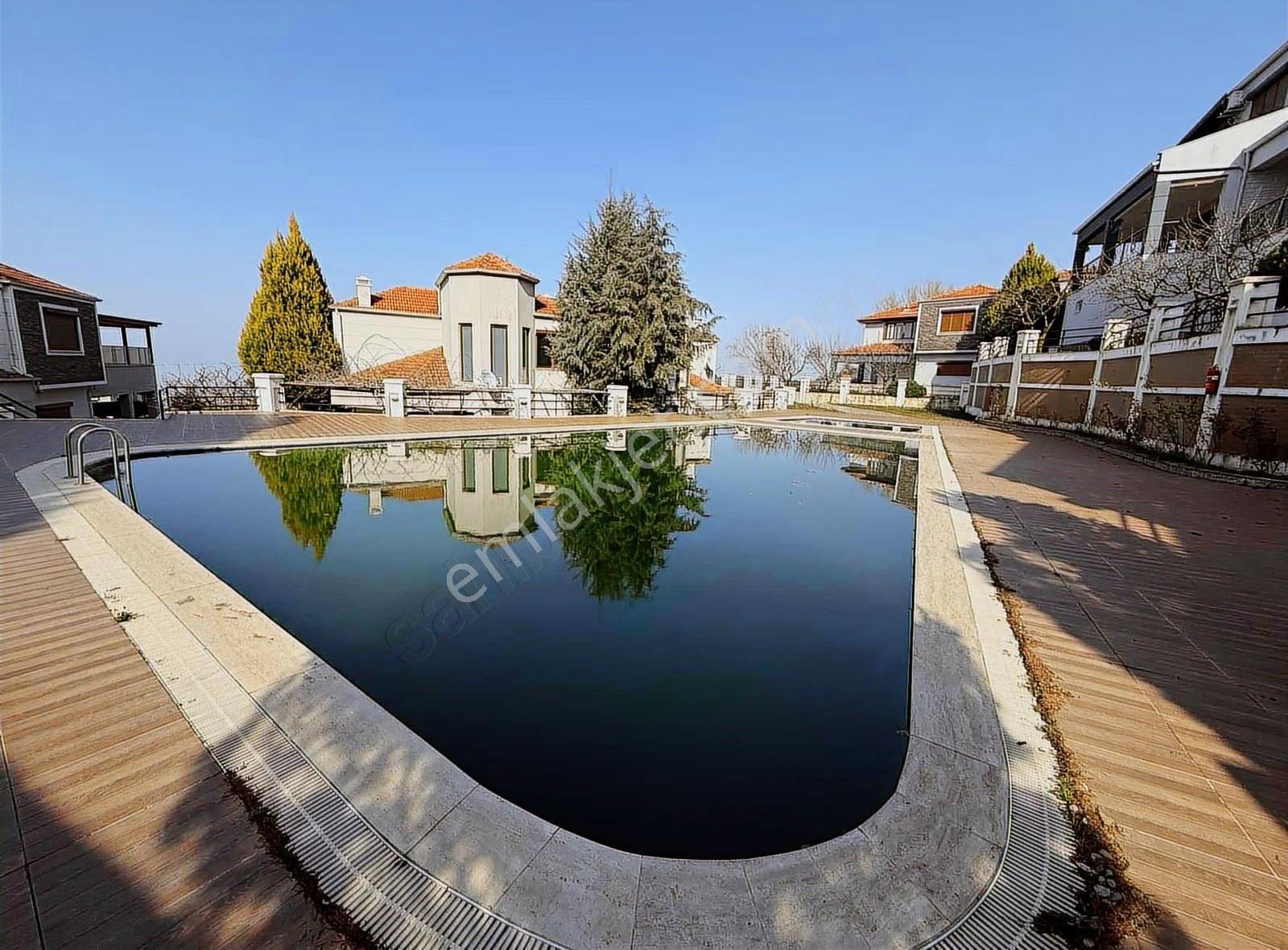 Havuzlu Sitede Müstakil Bahçeli Doğa Manzaralı Satılık Villa - Görsel 10