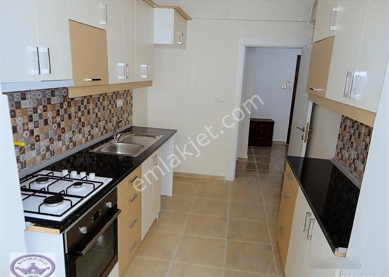 Maltepe Adatepe Sahilde İskanlı Balkonlu Marmaraya Yakın 3+1