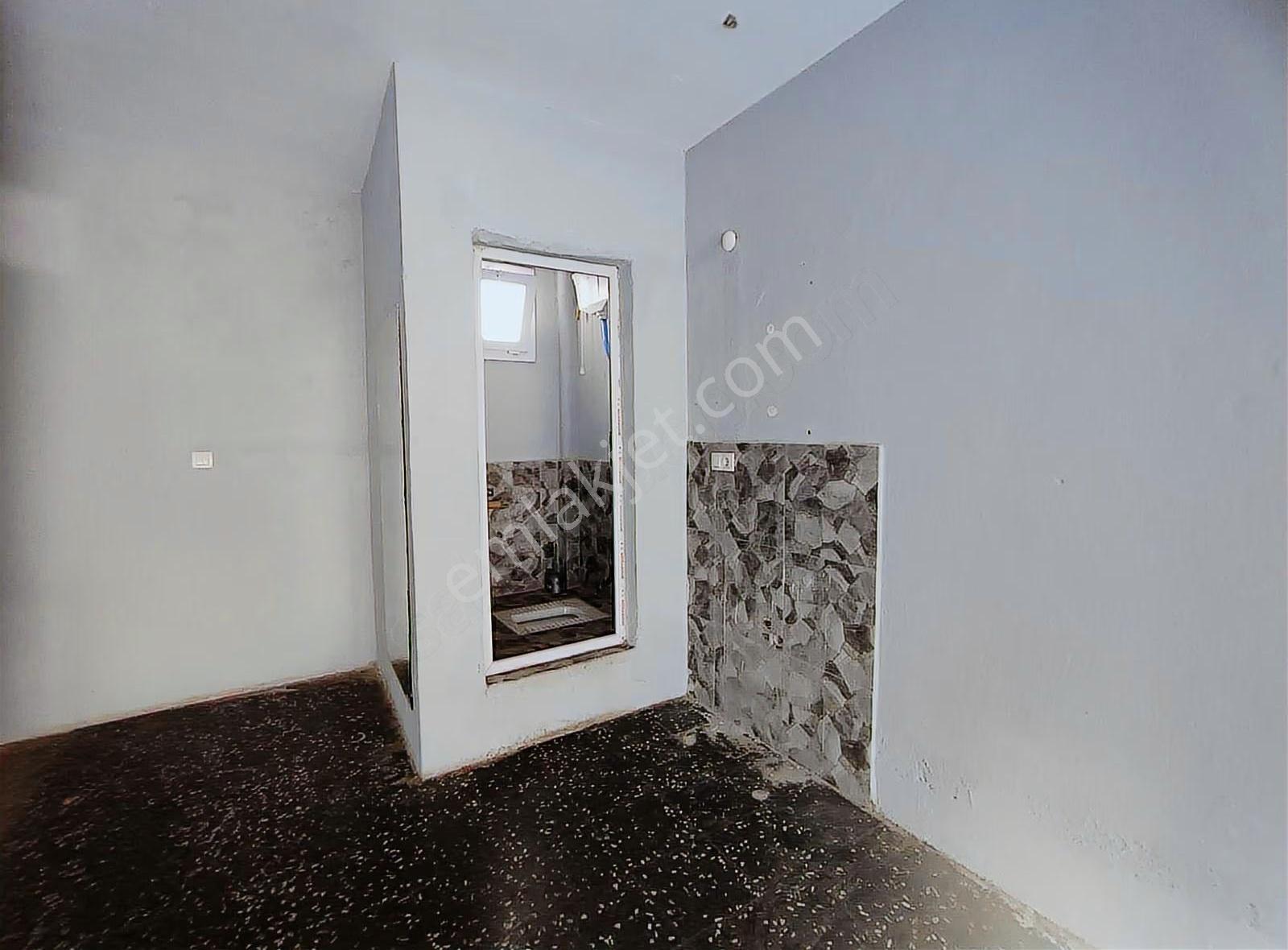 Belediye Caddesi'nde 2 Katlı Kiralık Dükkan - Görsel 3