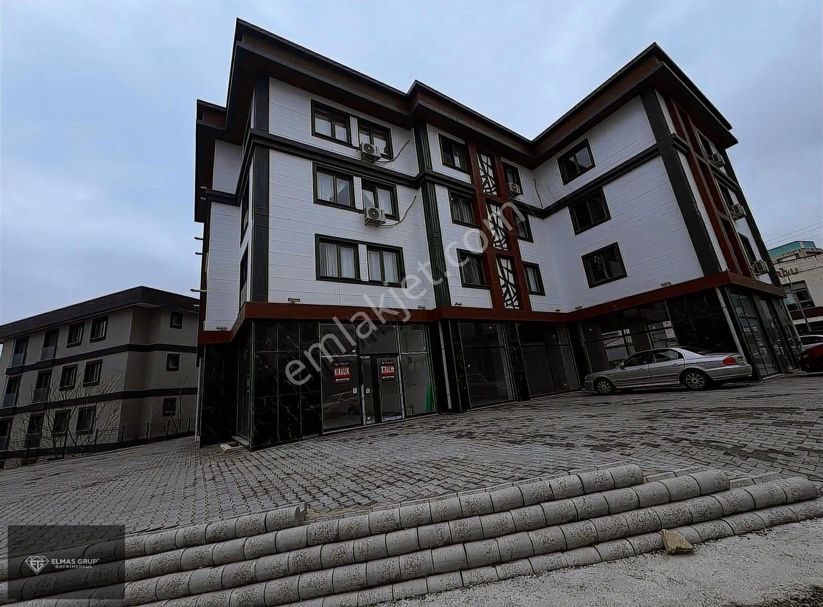 Serdivanda Göl Manzaralı Geniş Vitrinli Kiralık Dükkan